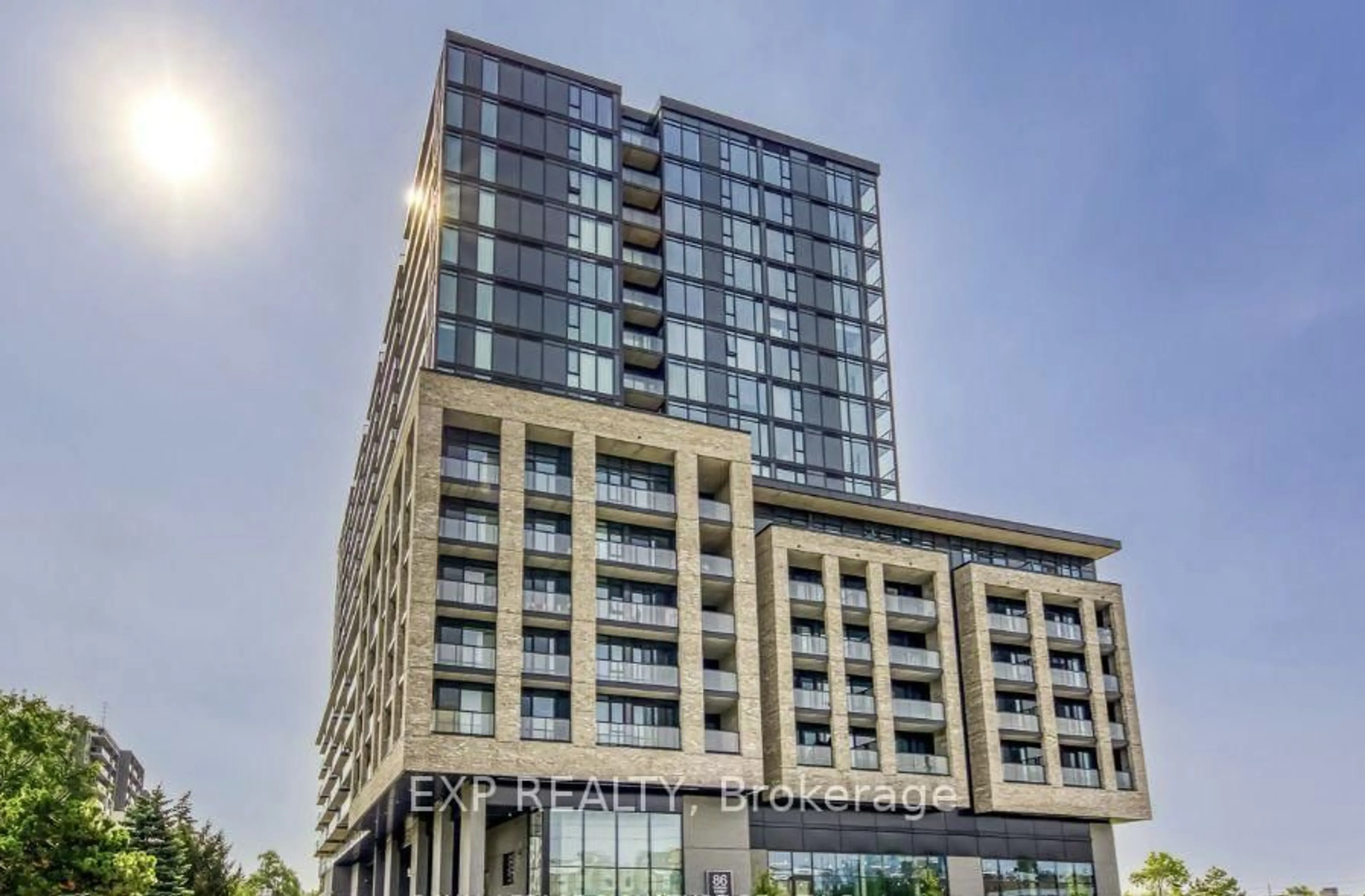 Indoor foyer for 86 Dundas St #404, Mississauga Ontario L5A 0B1