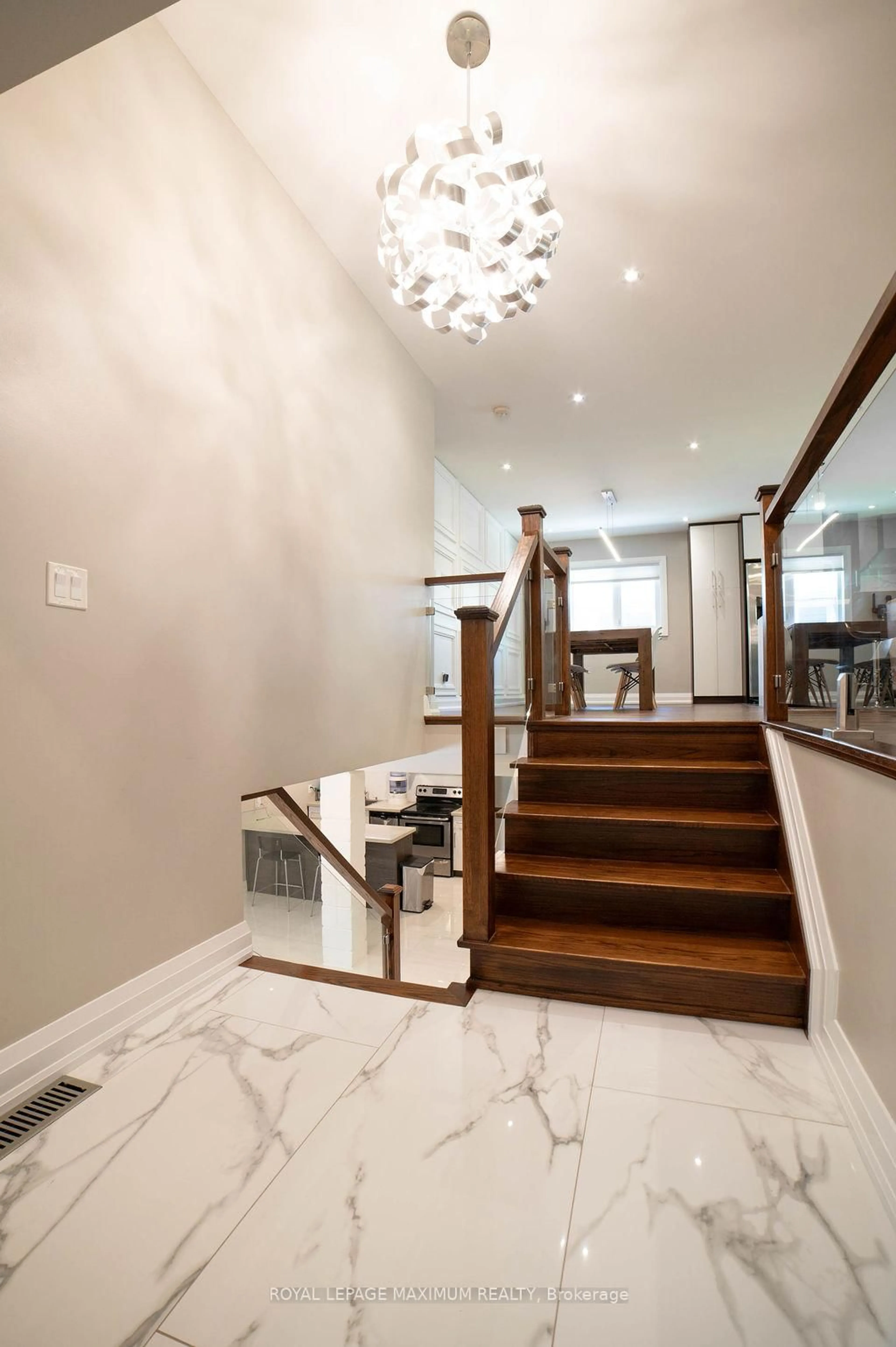 Indoor foyer for 76 Langholm Dr, Toronto Ontario M3M 2R8