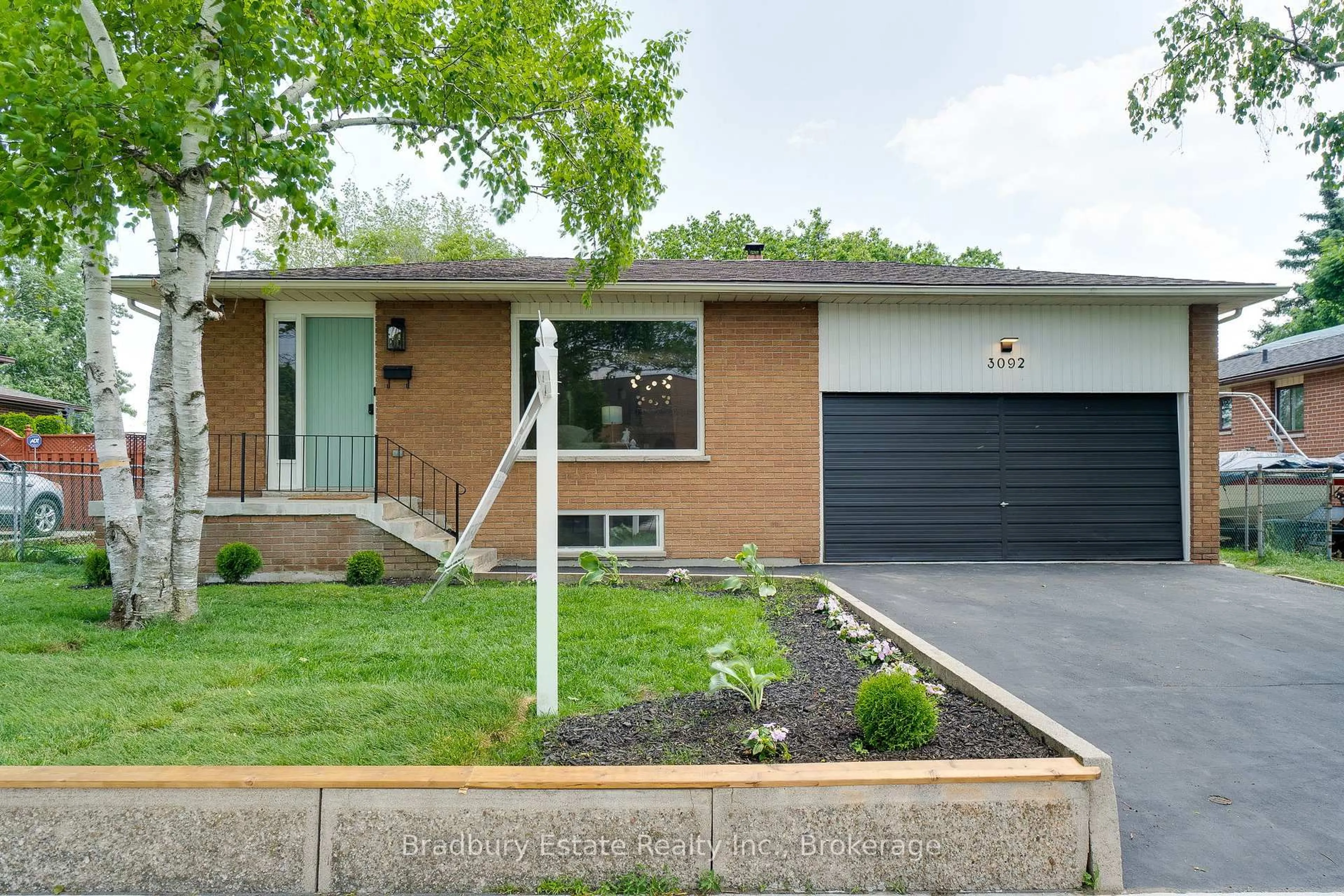 Home with brick exterior material, street for 3092 Palmer Dr, Burlington Ontario L7M 1S9