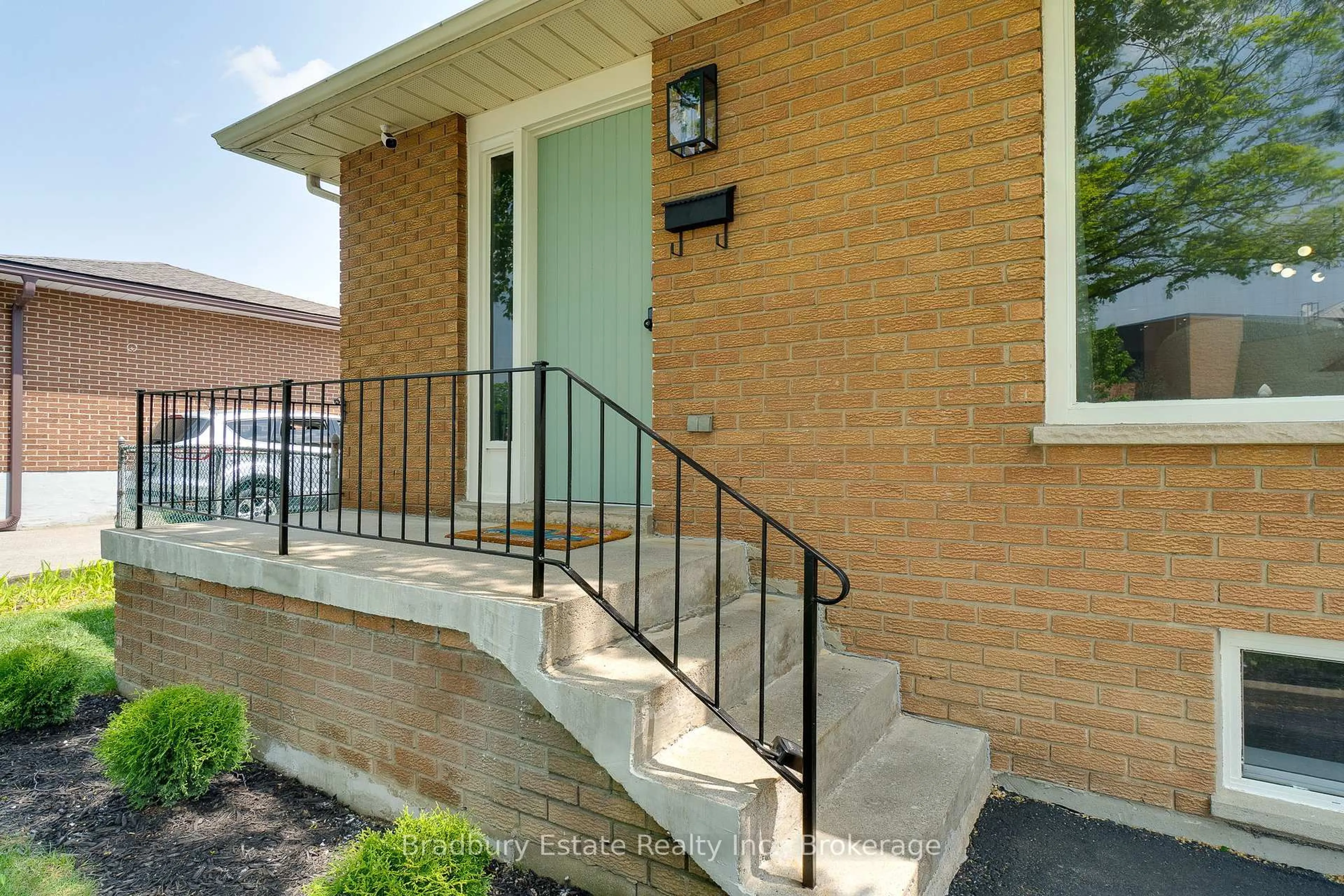 Home with brick exterior material, street for 3092 Palmer Dr, Burlington Ontario L7M 1S9