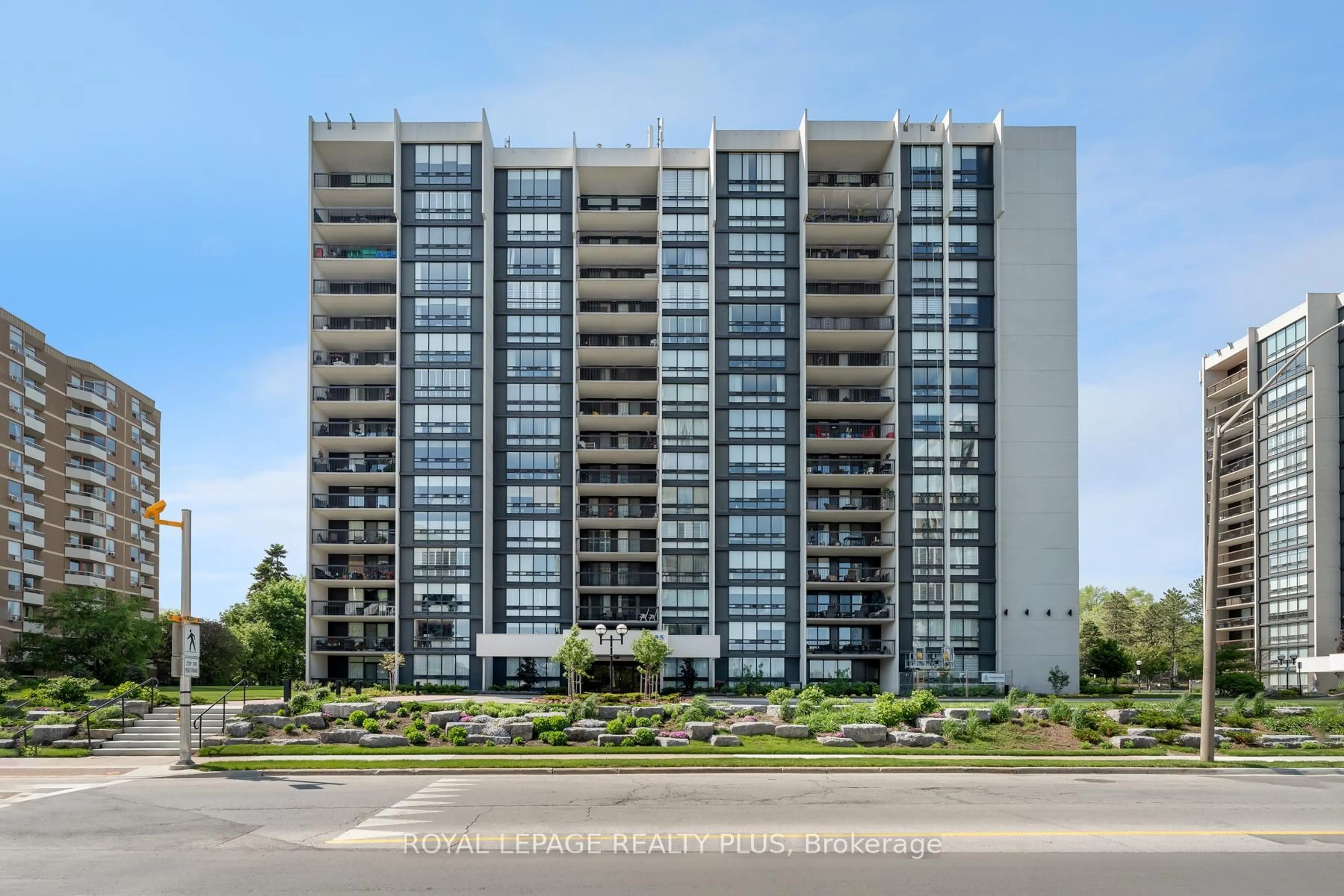 Unknown for 2185 Marine Dr #206, Oakville Ontario L6L 5L6