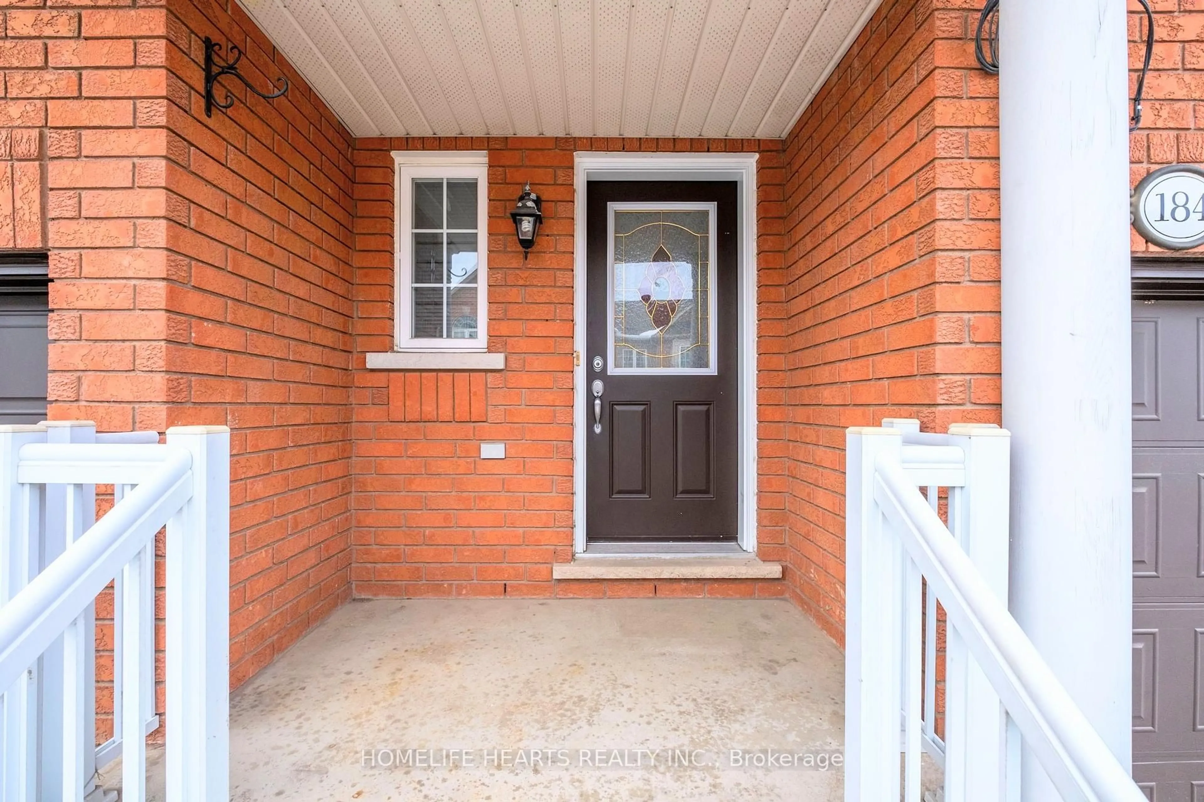 Indoor entryway for 525 Novo Star Dr #184, Mississauga Ontario L5W 1Y1