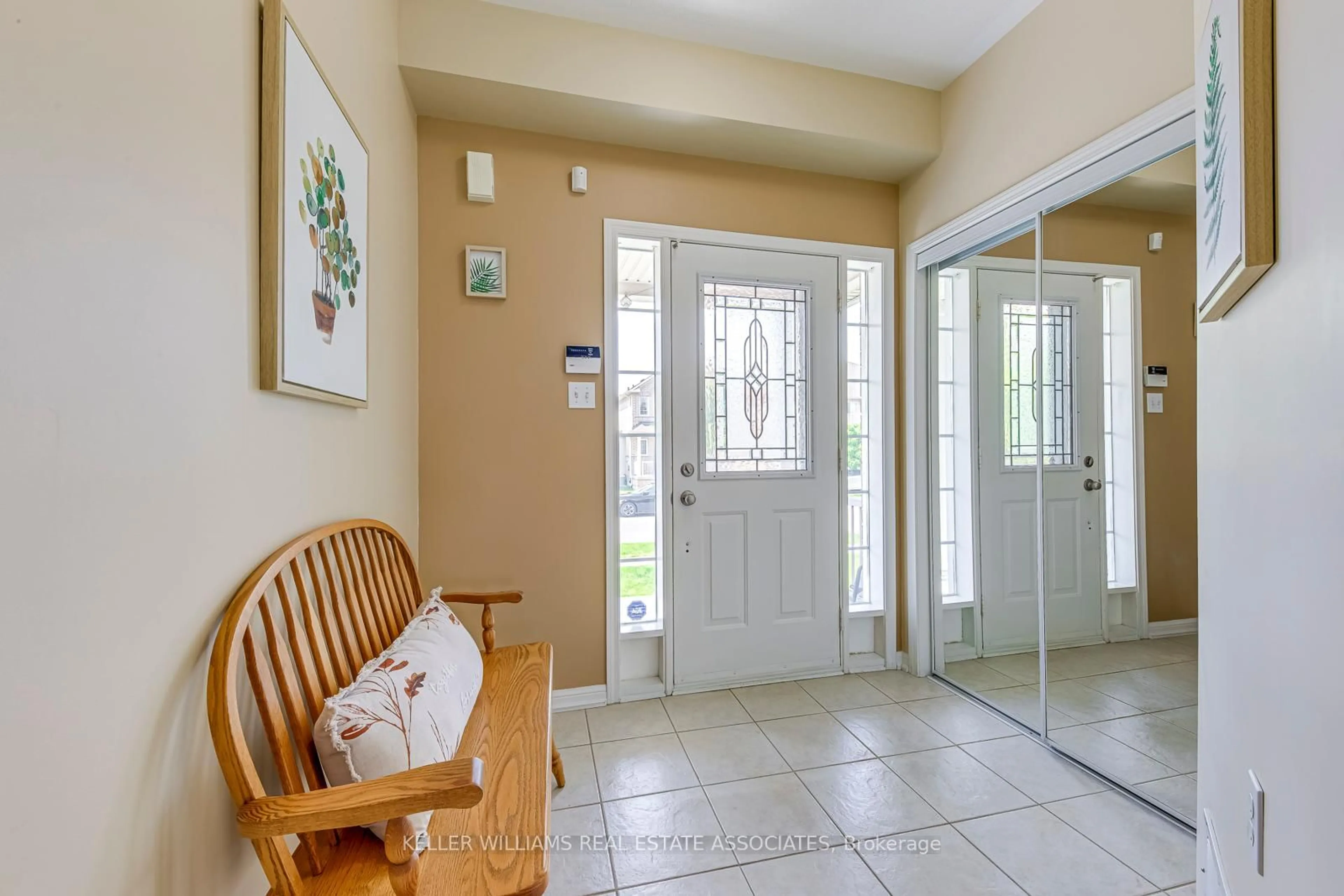 Indoor entryway for 67 Livingston Rd, Milton Ontario L9T 6B8