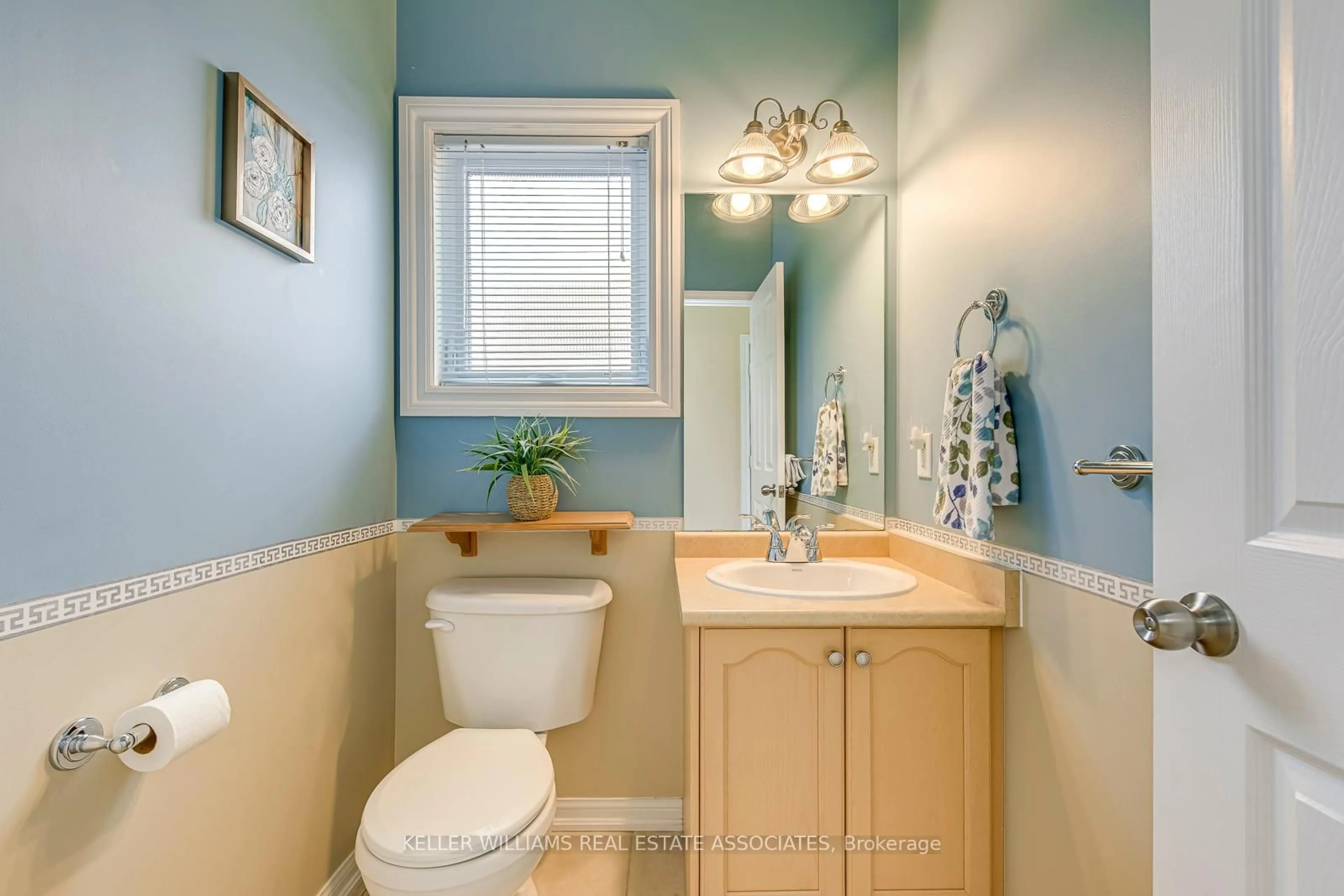Standard bathroom, ceramic/tile floor for 67 Livingston Rd, Milton Ontario L9T 6B8