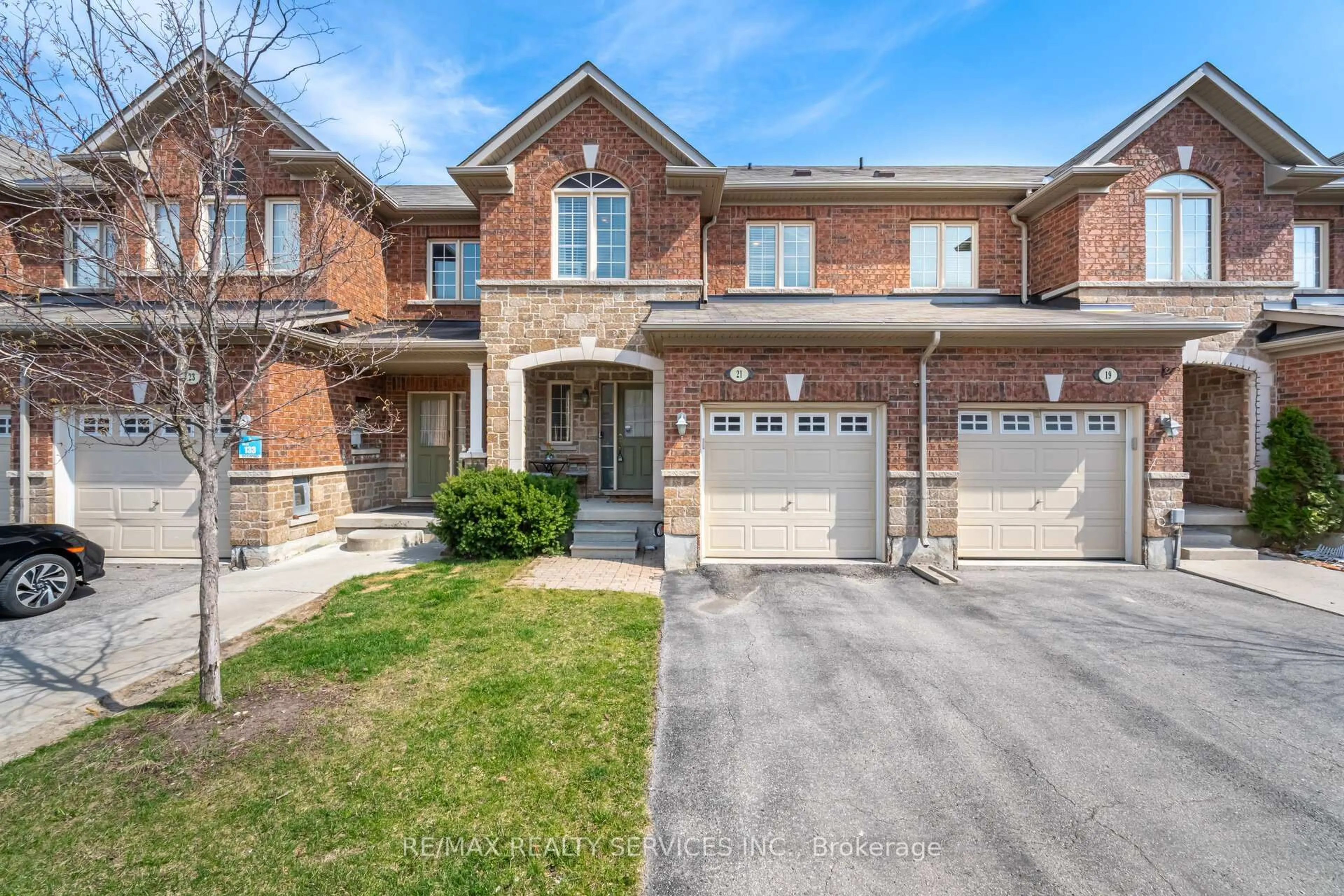 Home with brick exterior material, street for 21 Cedarbrook Rd, Brampton Ontario L6R 0W4