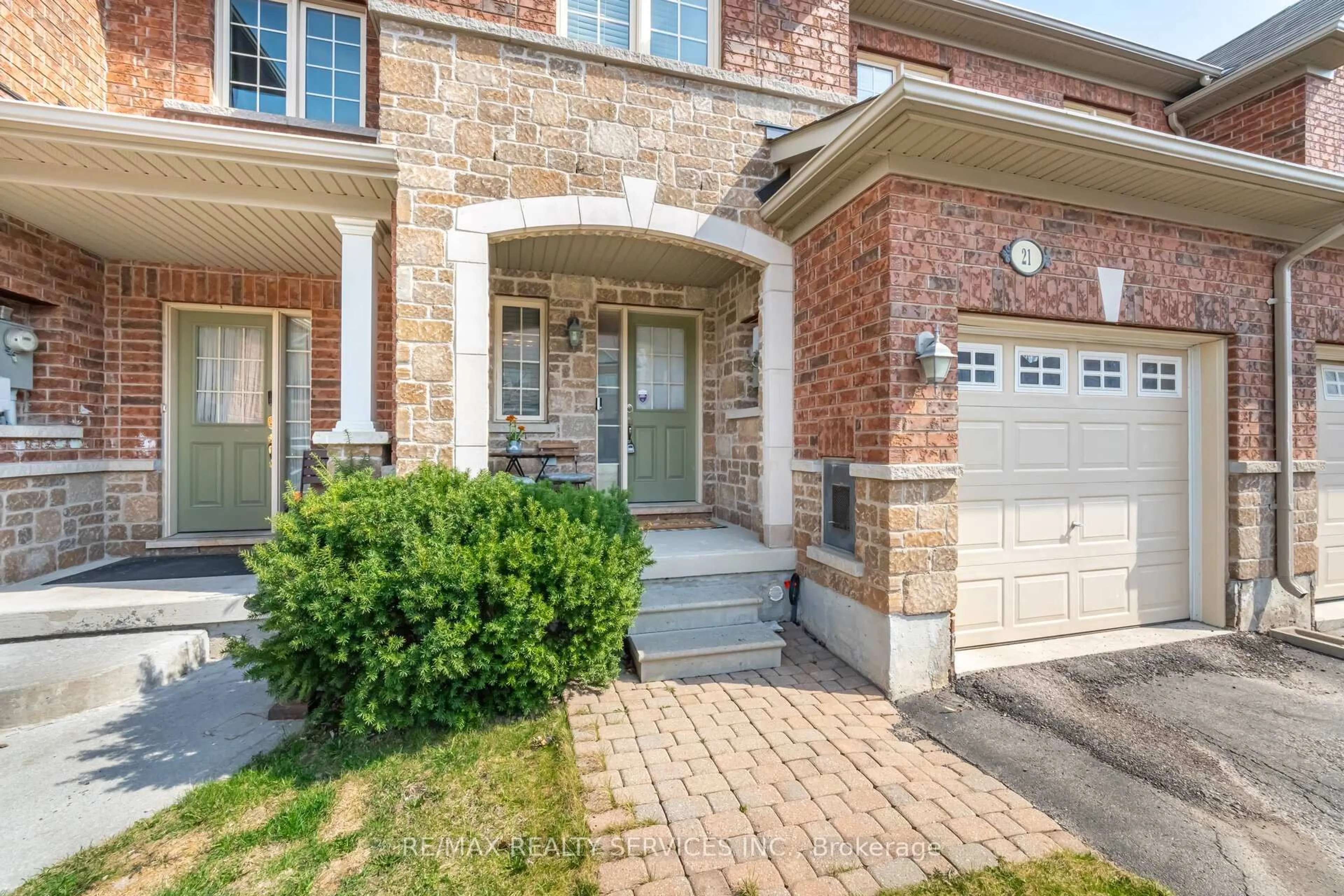 Home with brick exterior material, street for 21 Cedarbrook Rd, Brampton Ontario L6R 0W4