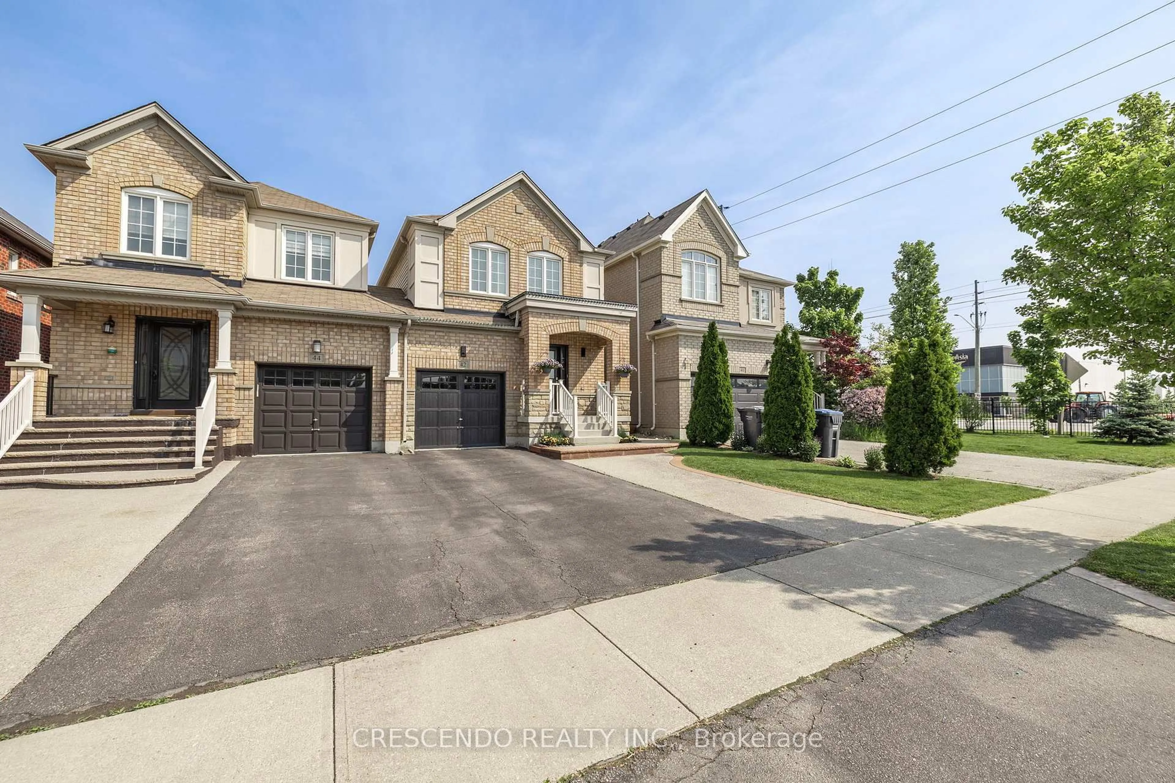Unknown for 42 Napoleon Cres, Brampton Ontario L6P 3K5