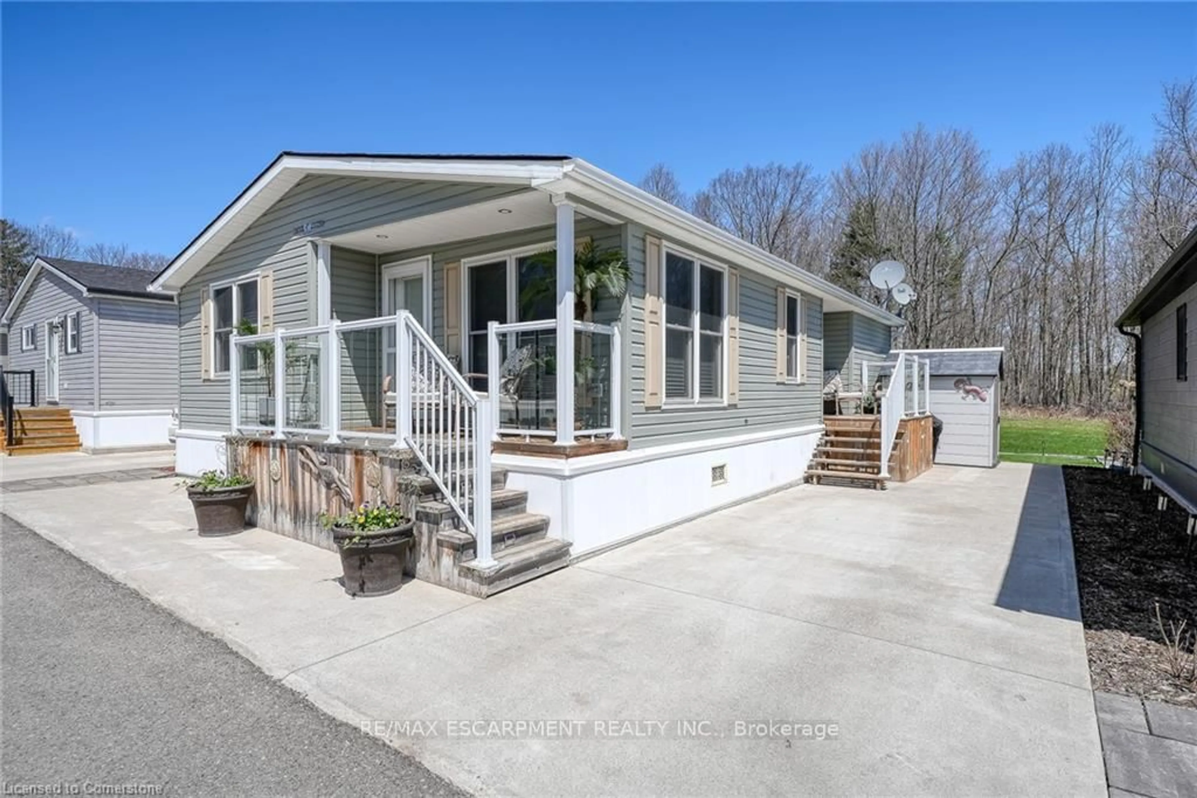 Home with vinyl exterior material, street for 4449 Milburough Line #10 Cedar, Burlington Ontario L7P 0P5