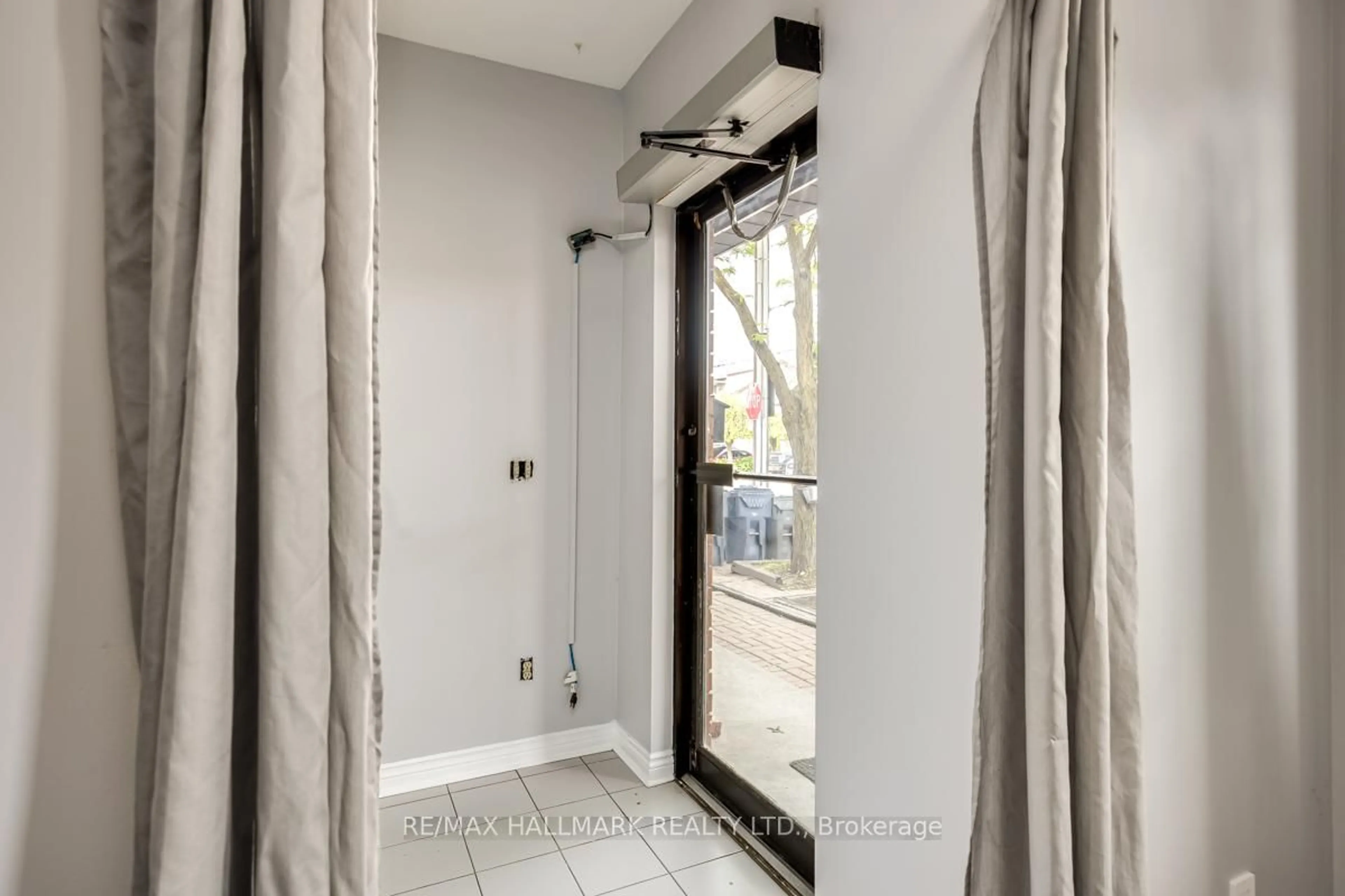 Unknown for 12 Snider Ave, Toronto Ontario M6E 4R9