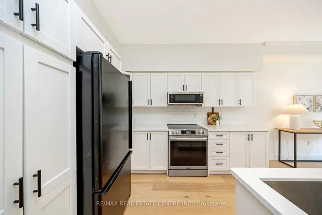 Additional image 18 of 5080 Fairview St Unit 65