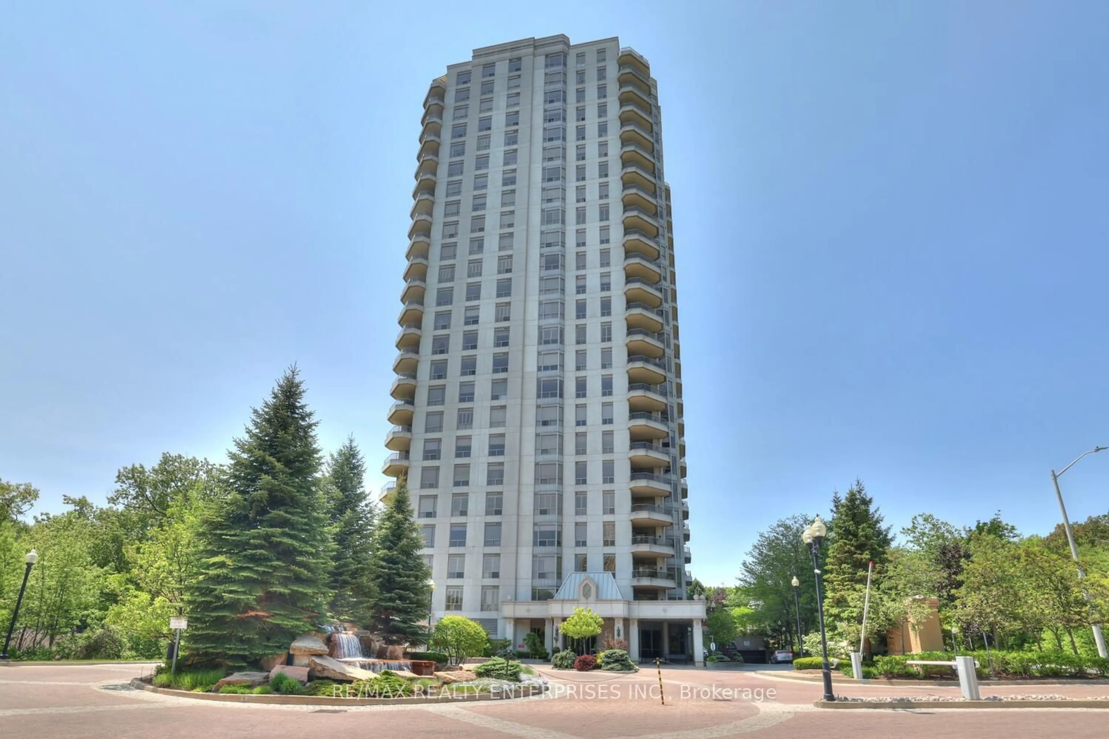 Indoor foyer for 1900 The Collegeway #1106, Mississauga Ontario L5L 5Y8