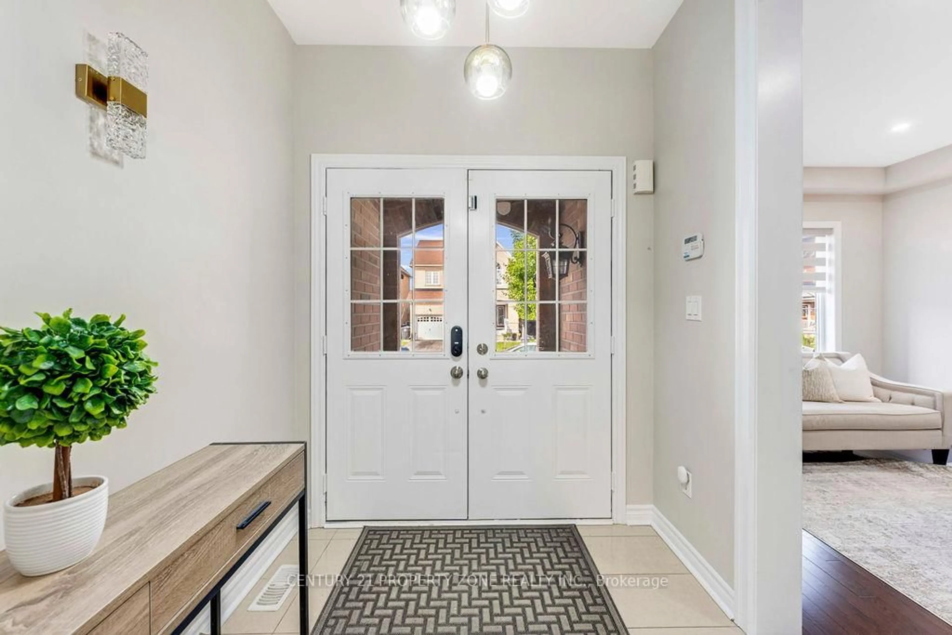 Indoor entryway for 95 Teal Crest Circ, Brampton Ontario L6X 0B2