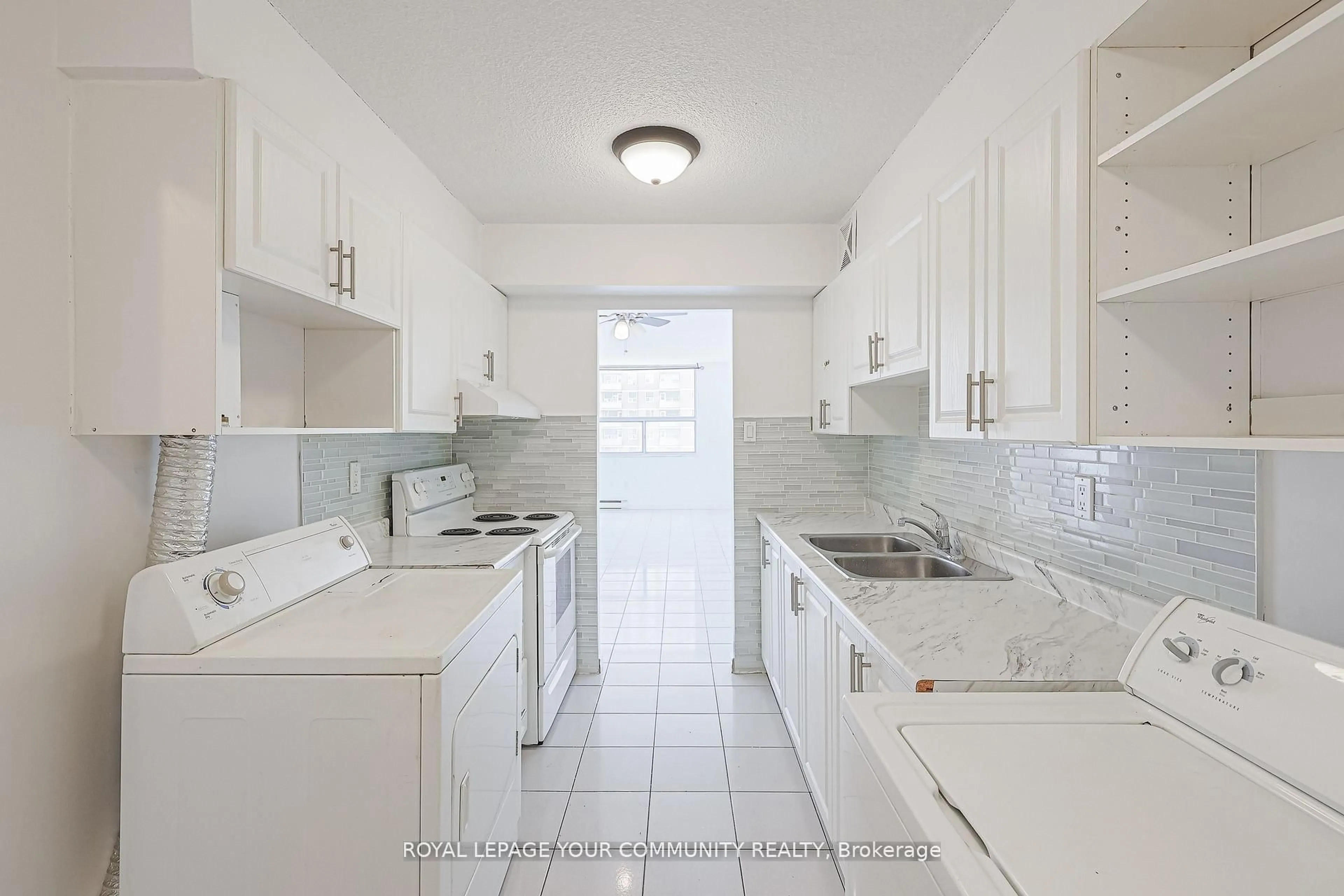 Standard kitchen, ceramic/tile floor for 10 Tobermory Dr #1011, Toronto Ontario M3N 2Y5