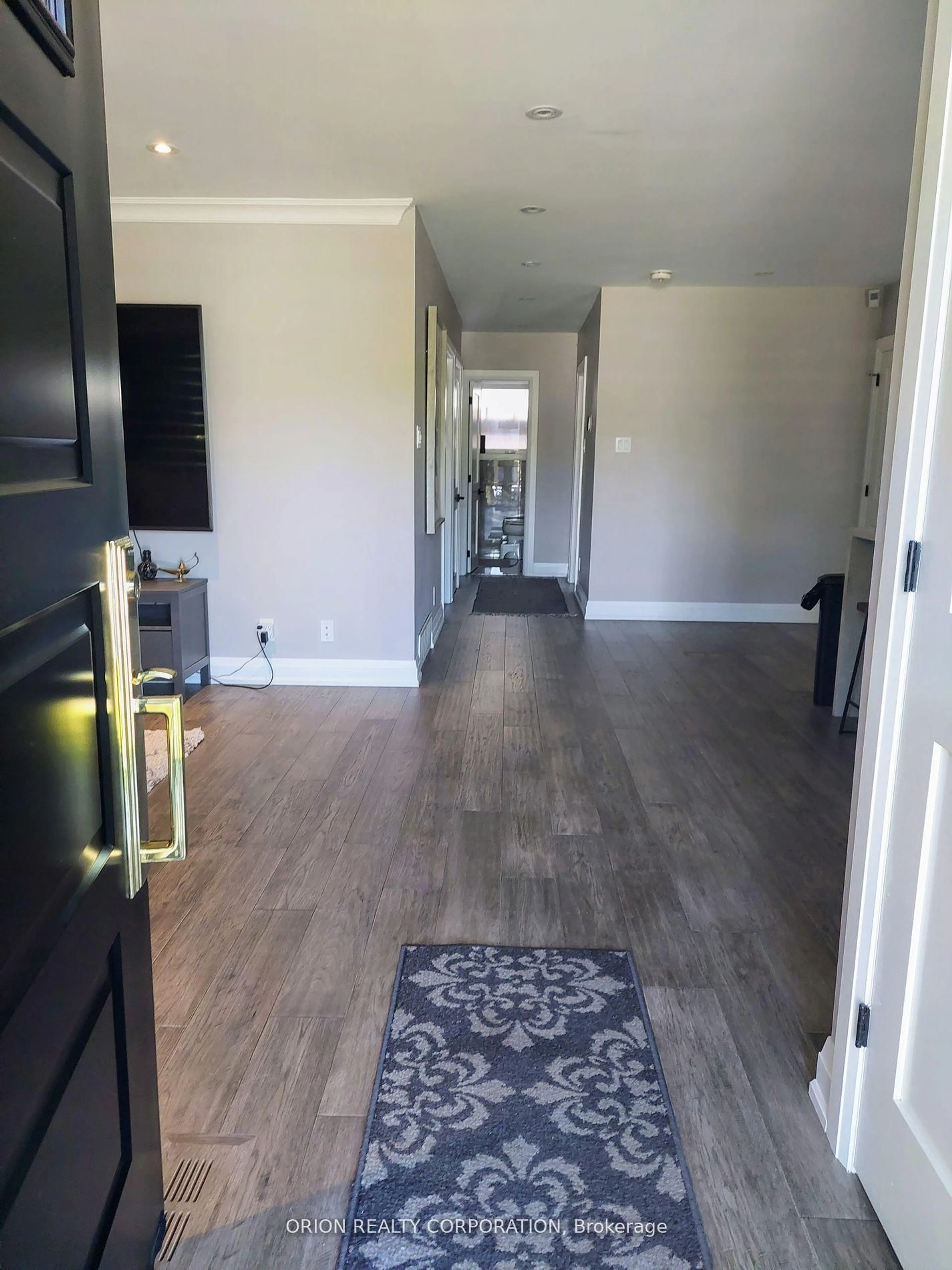 Indoor entryway for 20 Bradbury Cres, Toronto Ontario M9C 4B2
