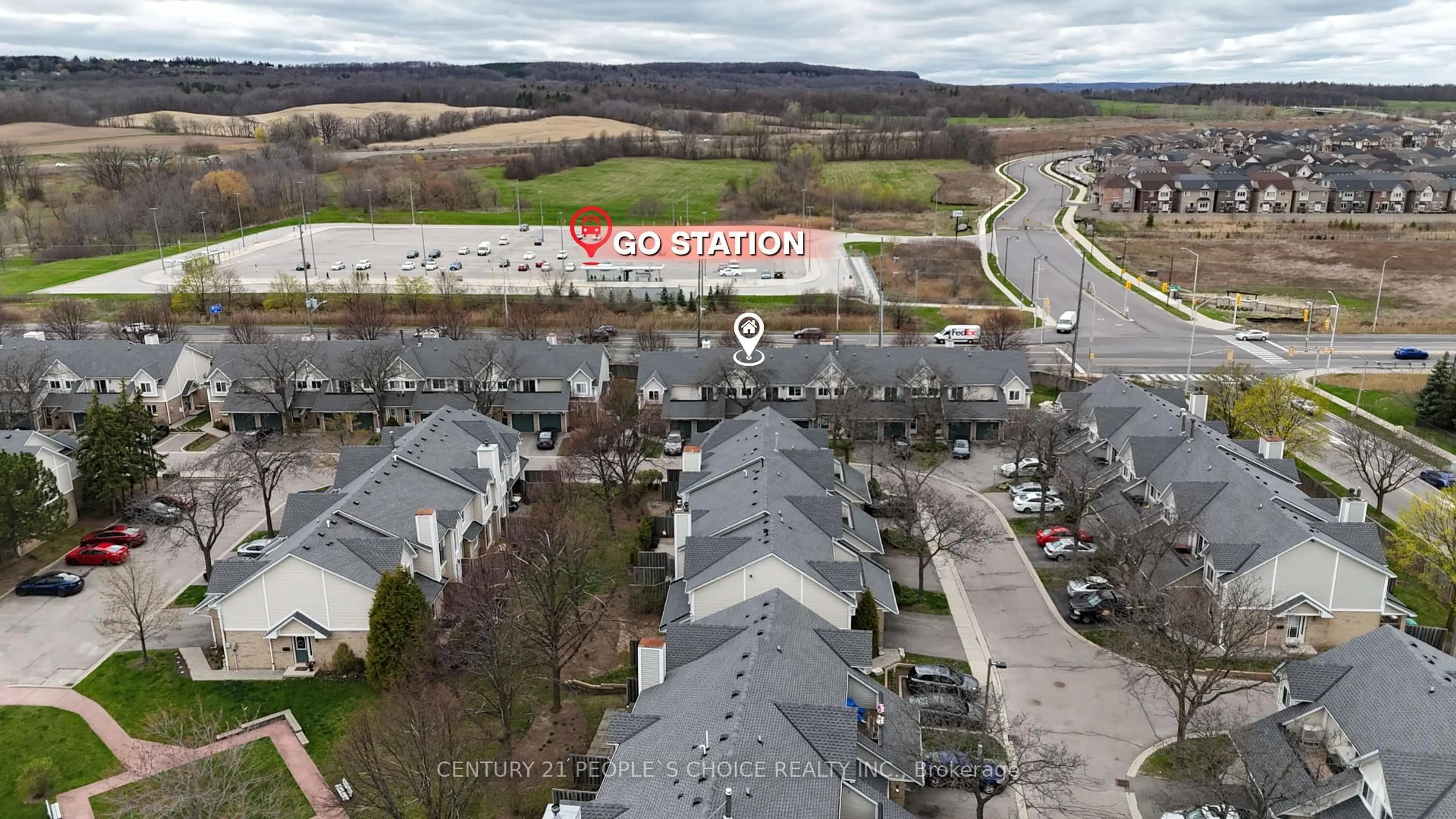A pic from outside/outdoor area/front of a property/back of a property/a pic from drone, mountain view for 2530 Northampton Blvd #30, Burlington Ontario L7M 4B4