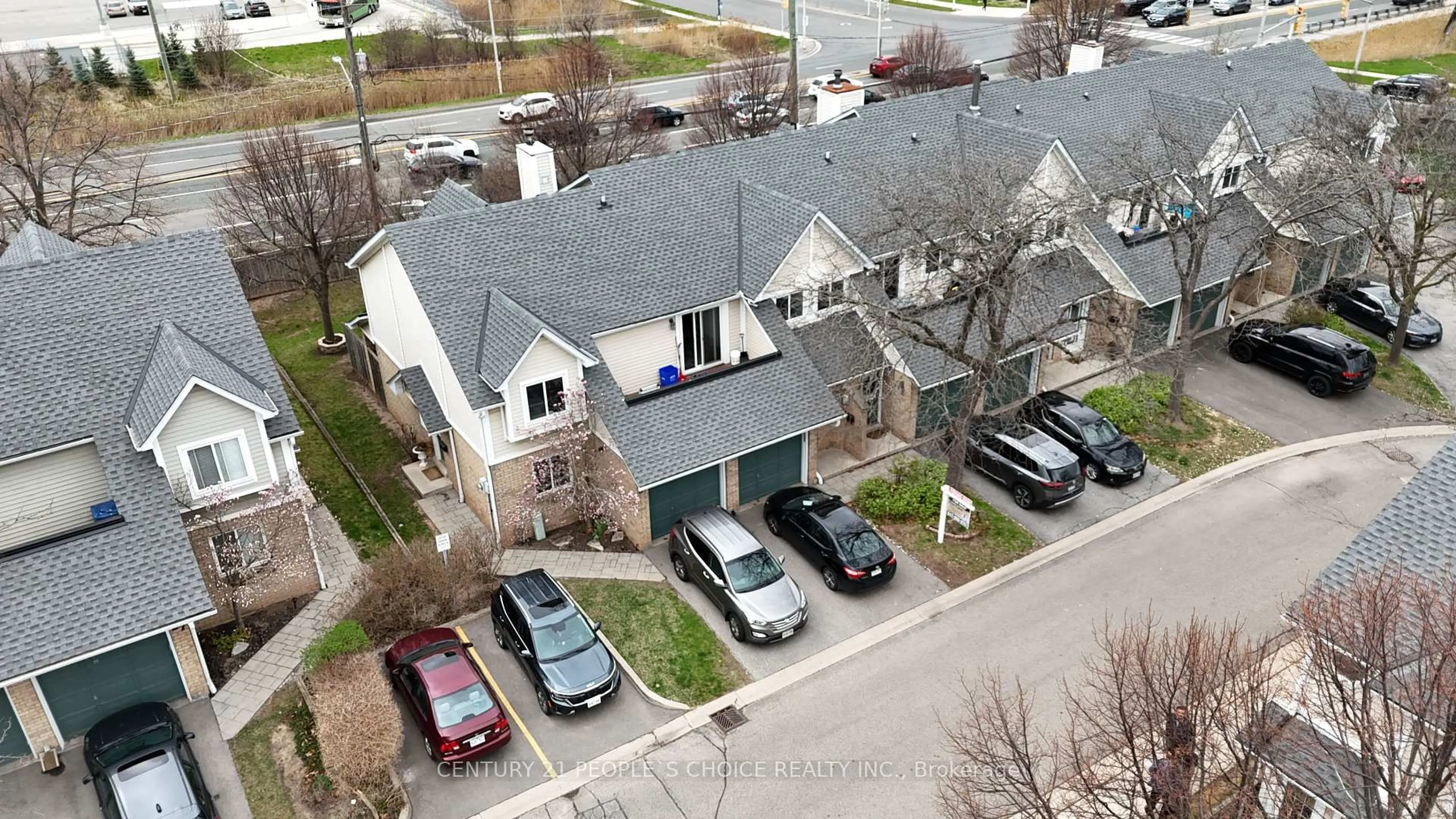A pic from outside/outdoor area/front of a property/back of a property/a pic from drone, street for 2530 Northampton Blvd #30, Burlington Ontario L7M 4B4