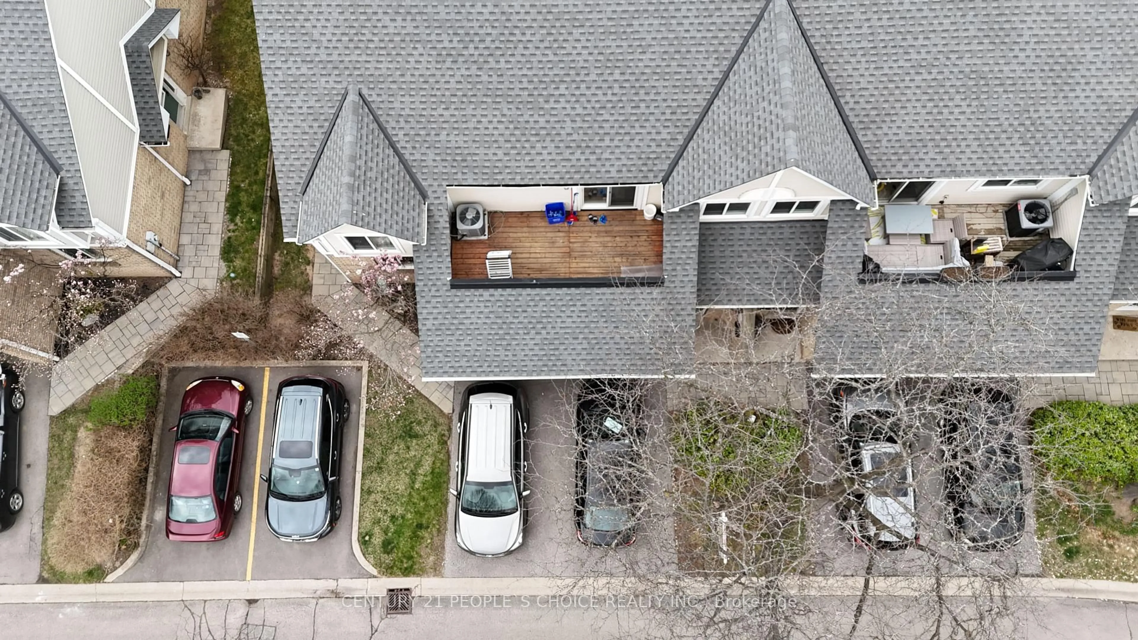 A pic from outside/outdoor area/front of a property/back of a property/a pic from drone, street for 2530 Northampton Blvd #30, Burlington Ontario L7M 4B4