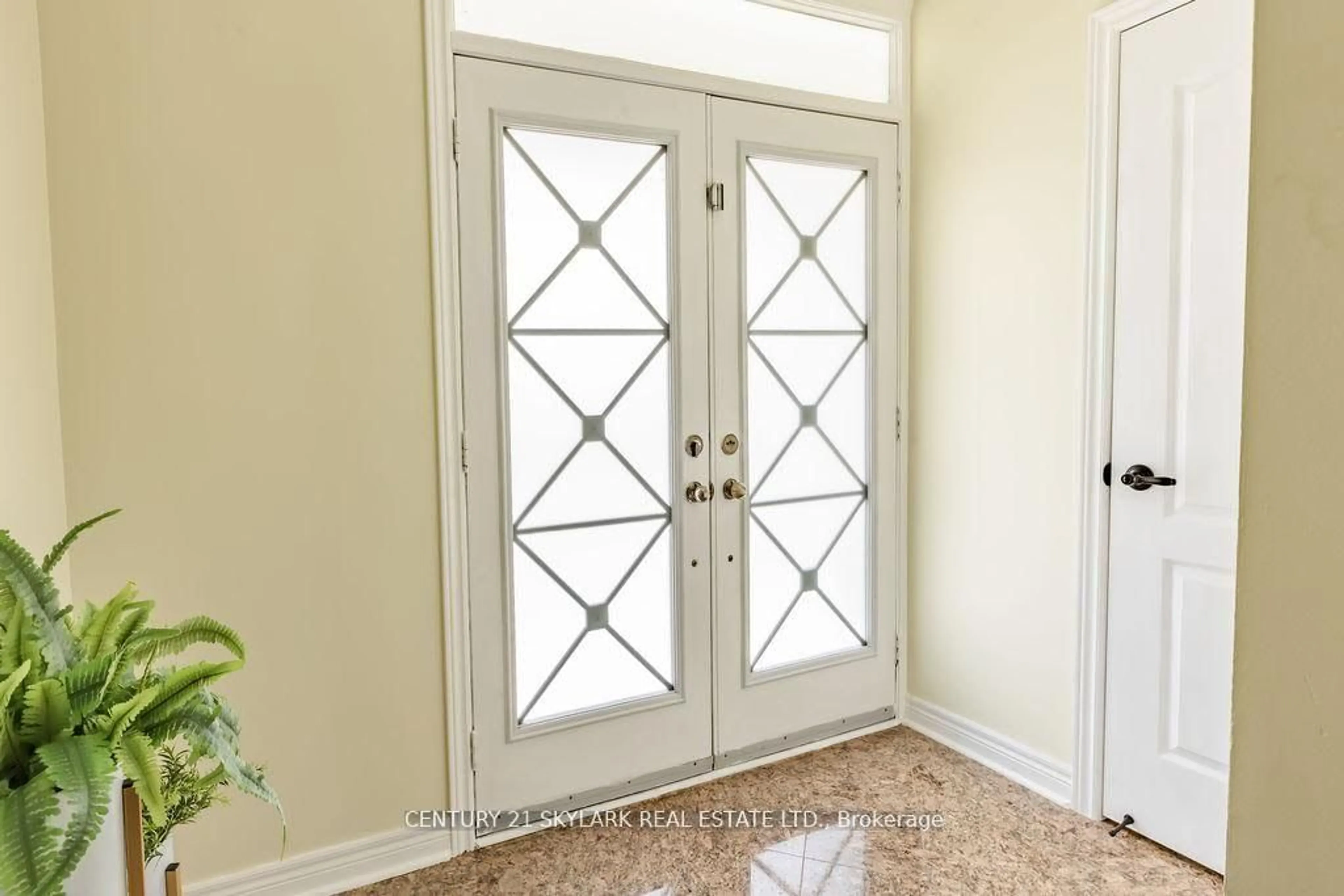 Indoor entryway for 47 Niceview Dr, Brampton Ontario L6R 0M9