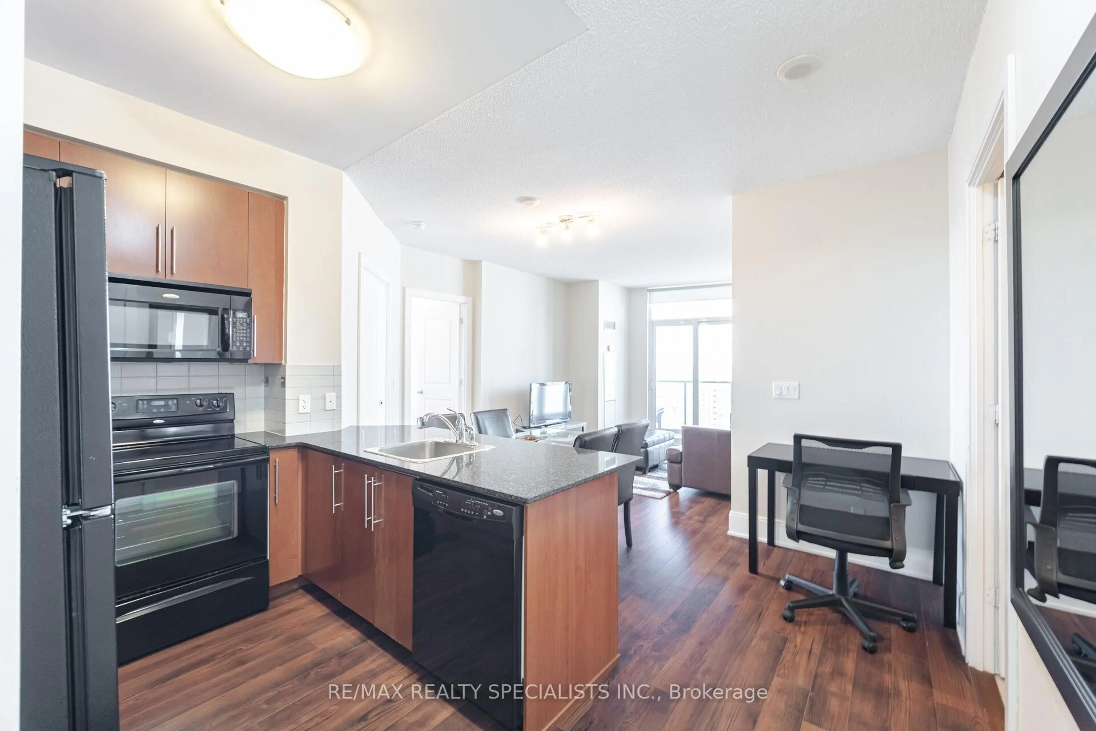 Open concept kitchen, unknown for 330 Burnhamthorpe Rd #2702, Mississauga Ontario L5B 0E1