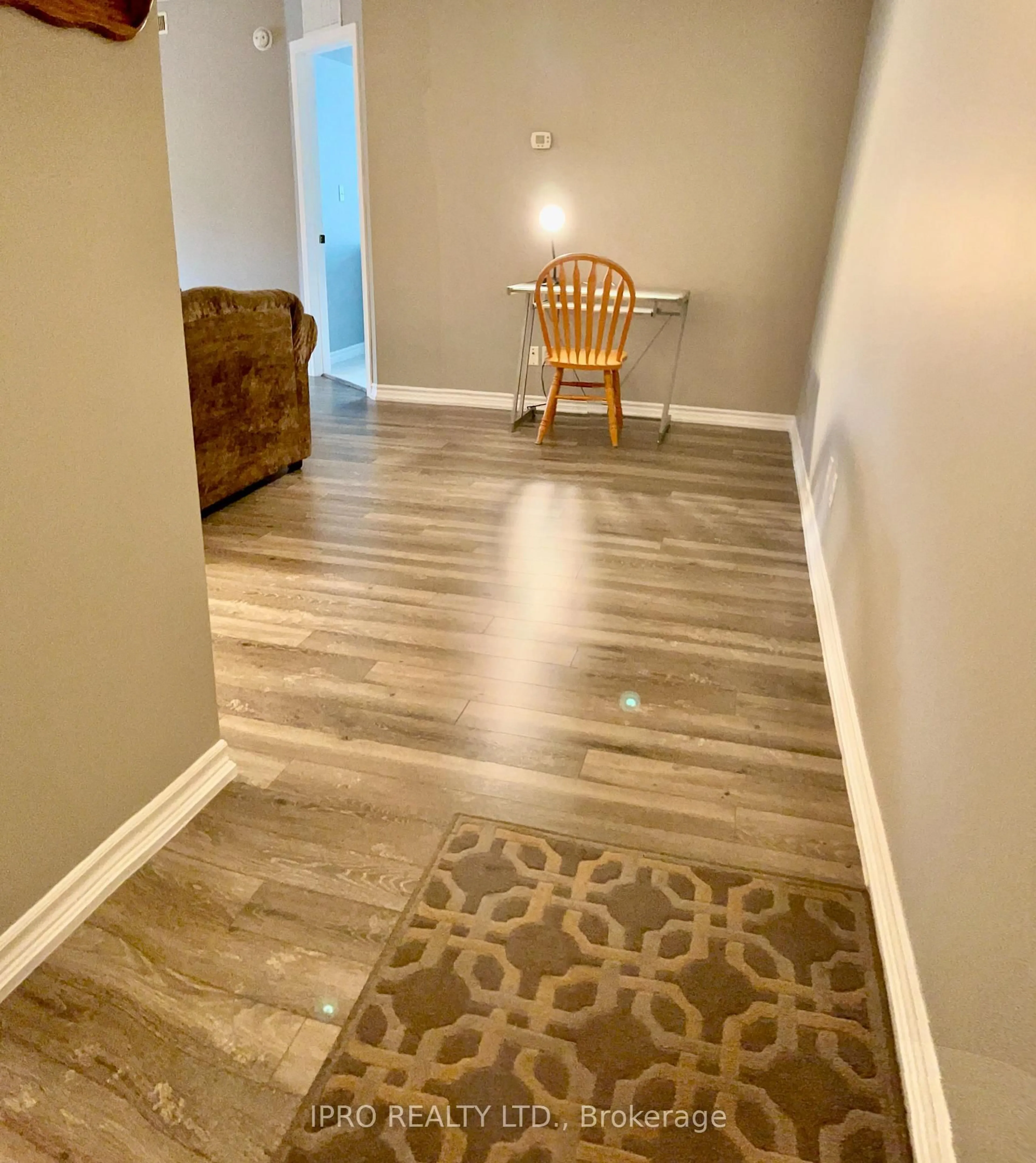 A pic of a room for 4013 Kilmer Dr #112, Burlington Ontario L7M 4M3