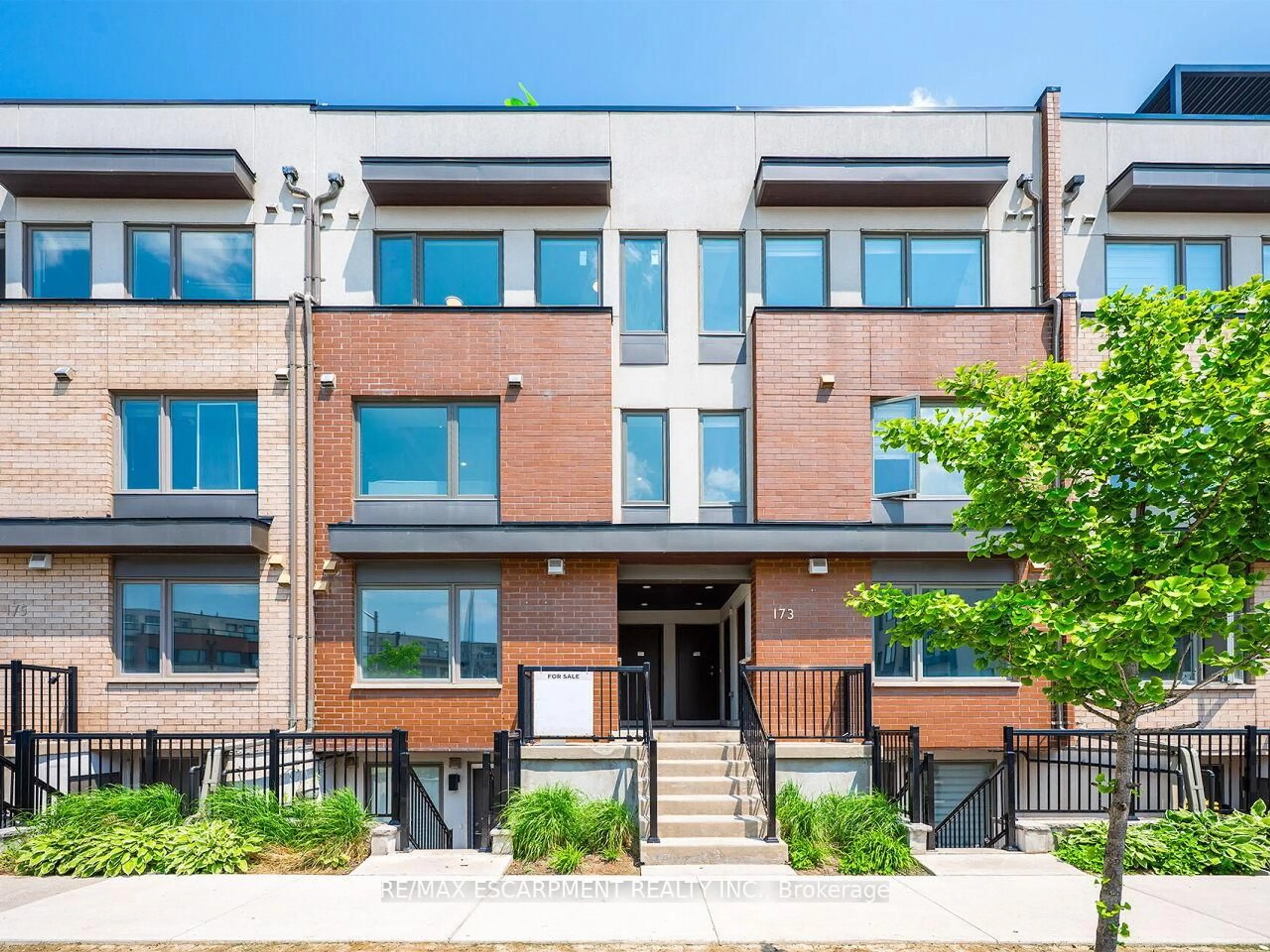 Home with brick exterior material, street for 173 William Duncan Rd #103, Toronto Ontario M3K 0B8