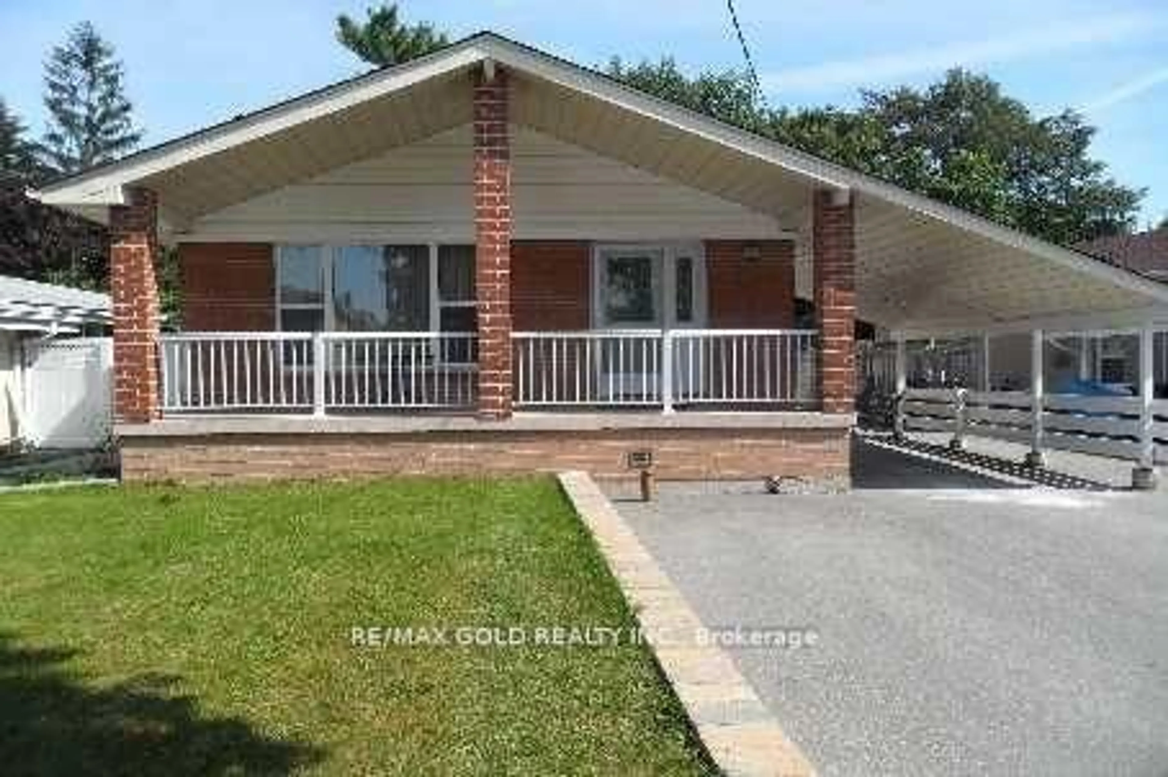 Home with vinyl exterior material, street for 111 Verobeach Blvd, Toronto Ontario M9M 1P8