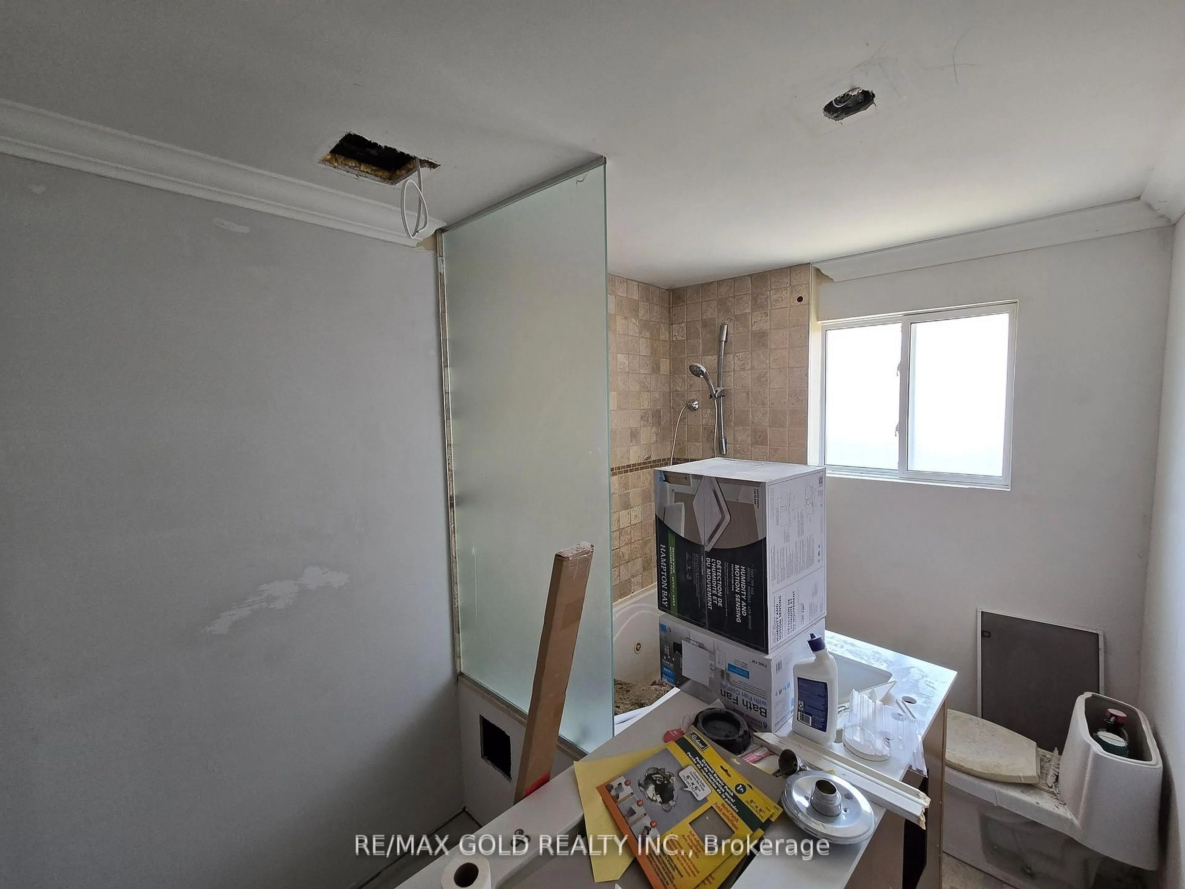 A pic of a room for 111 Verobeach Blvd, Toronto Ontario M9M 1P8