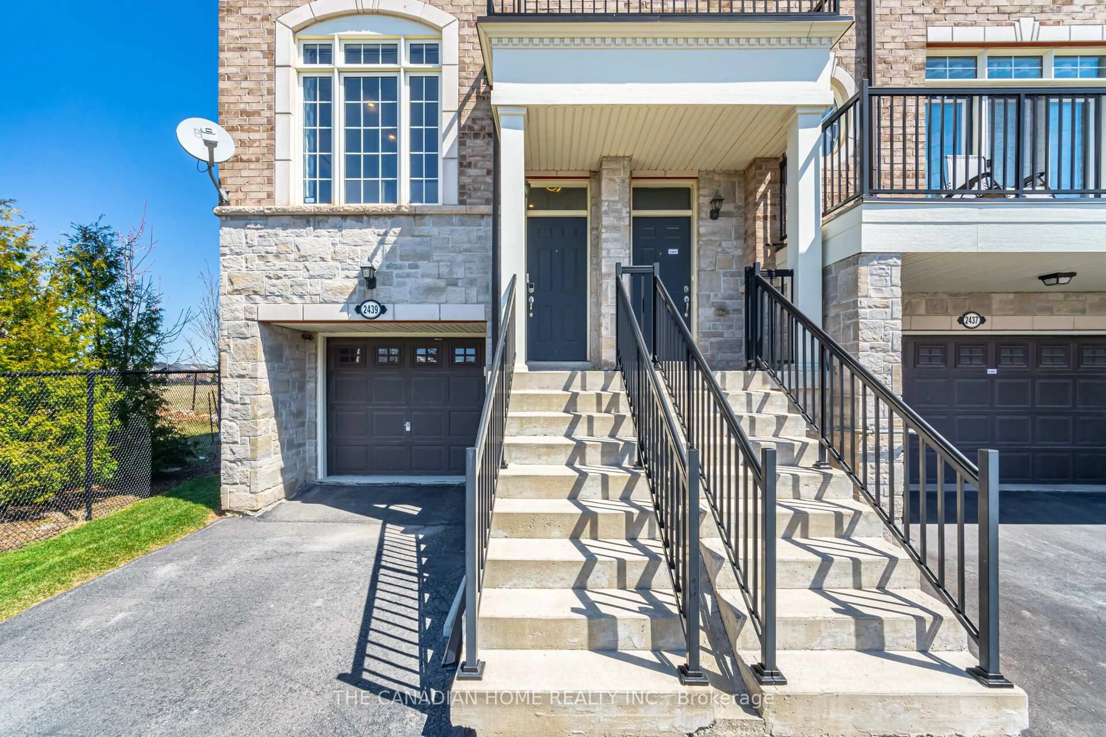 Unknown for 2439 Baronwood Dr, Oakville Ontario L6M 0J7