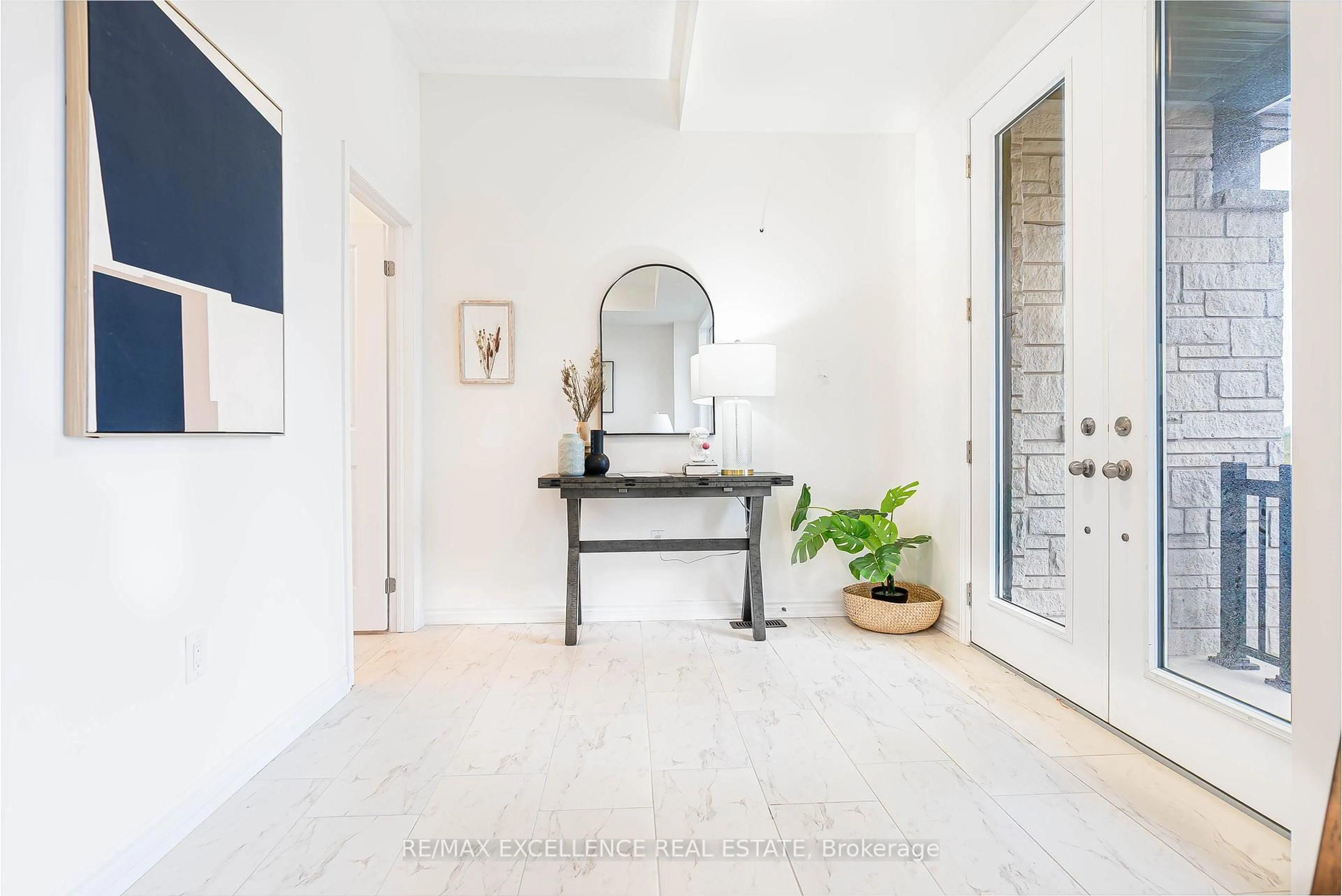 Indoor entryway for 12312 Mclaughlin Rd, Caledon Ontario L7C 4L7