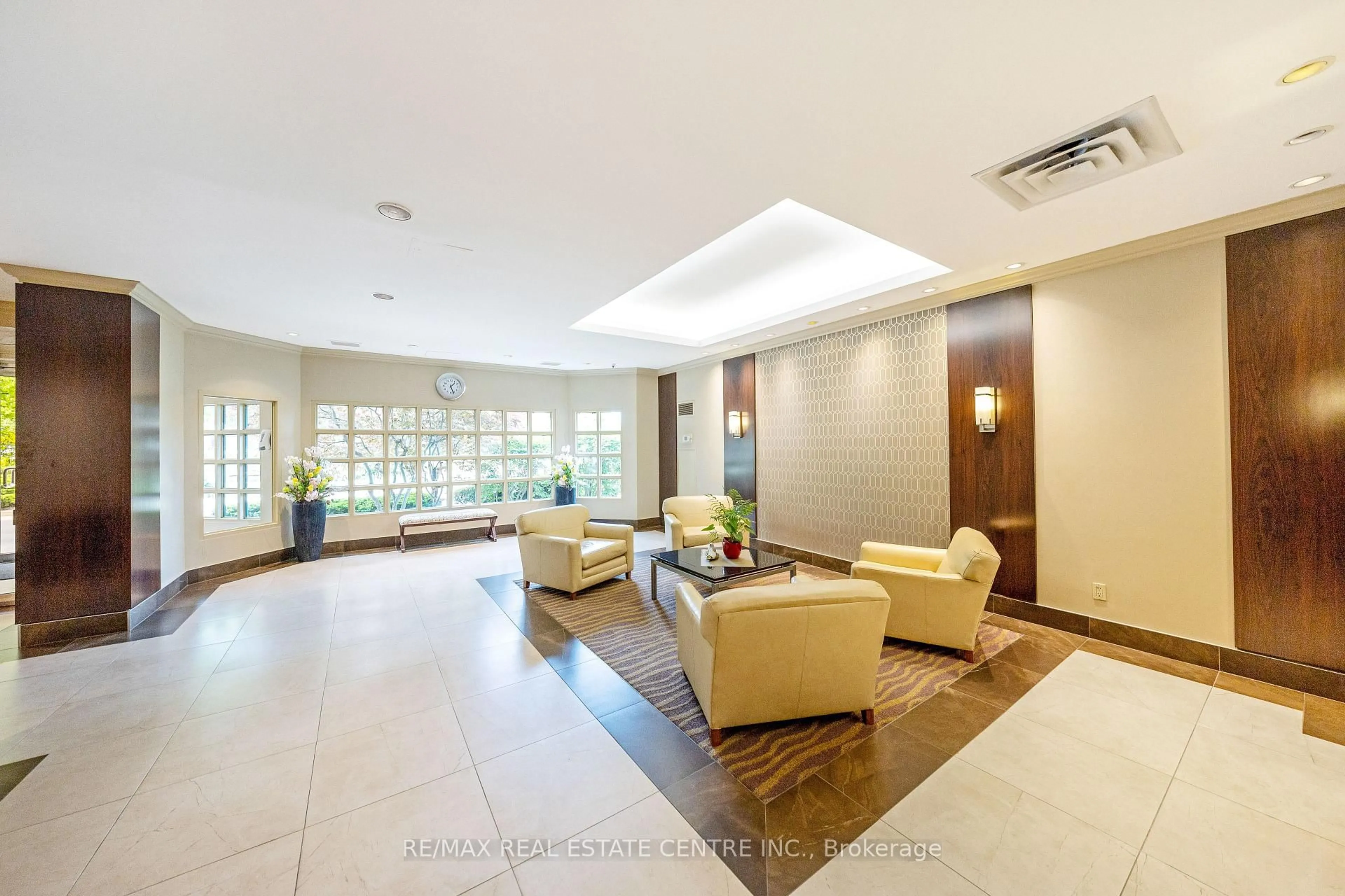 Lobby for 100 Millside Dr #SS01, Milton Ontario L9T 5E2