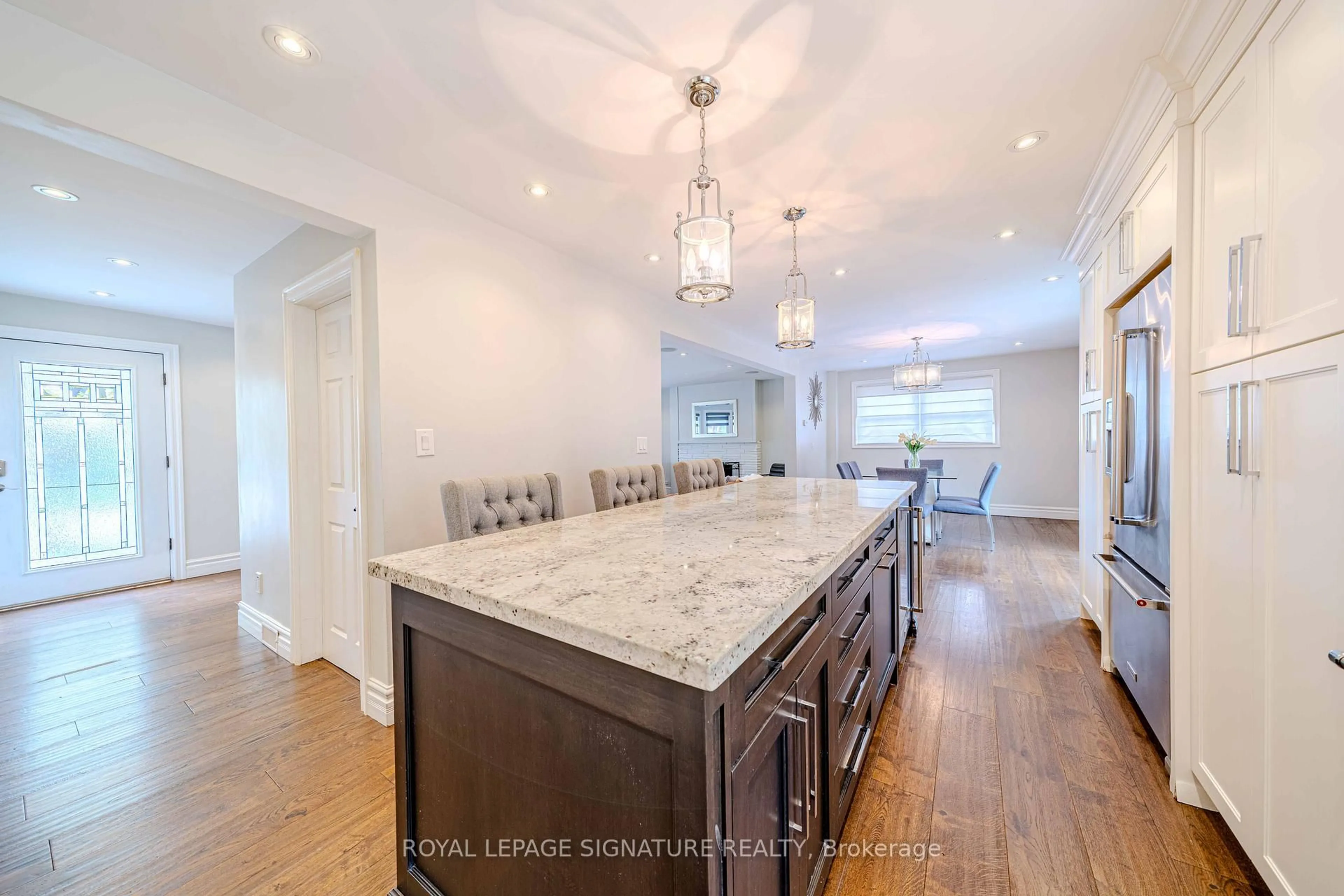Open concept kitchen, unknown for 41 Mayo Dr, Toronto Ontario M6L 2X4