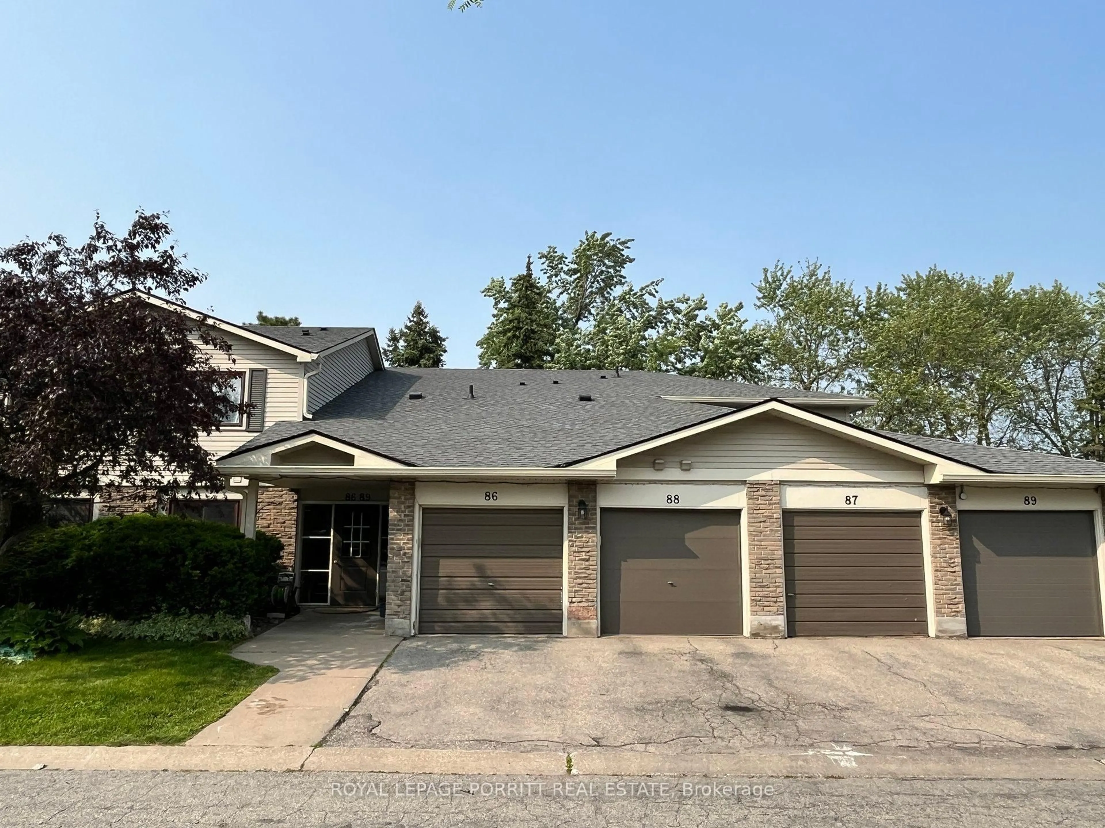 Home with vinyl exterior material, street for 2701 Aquitaine Ave #87, Mississauga Ontario L5N 2H7