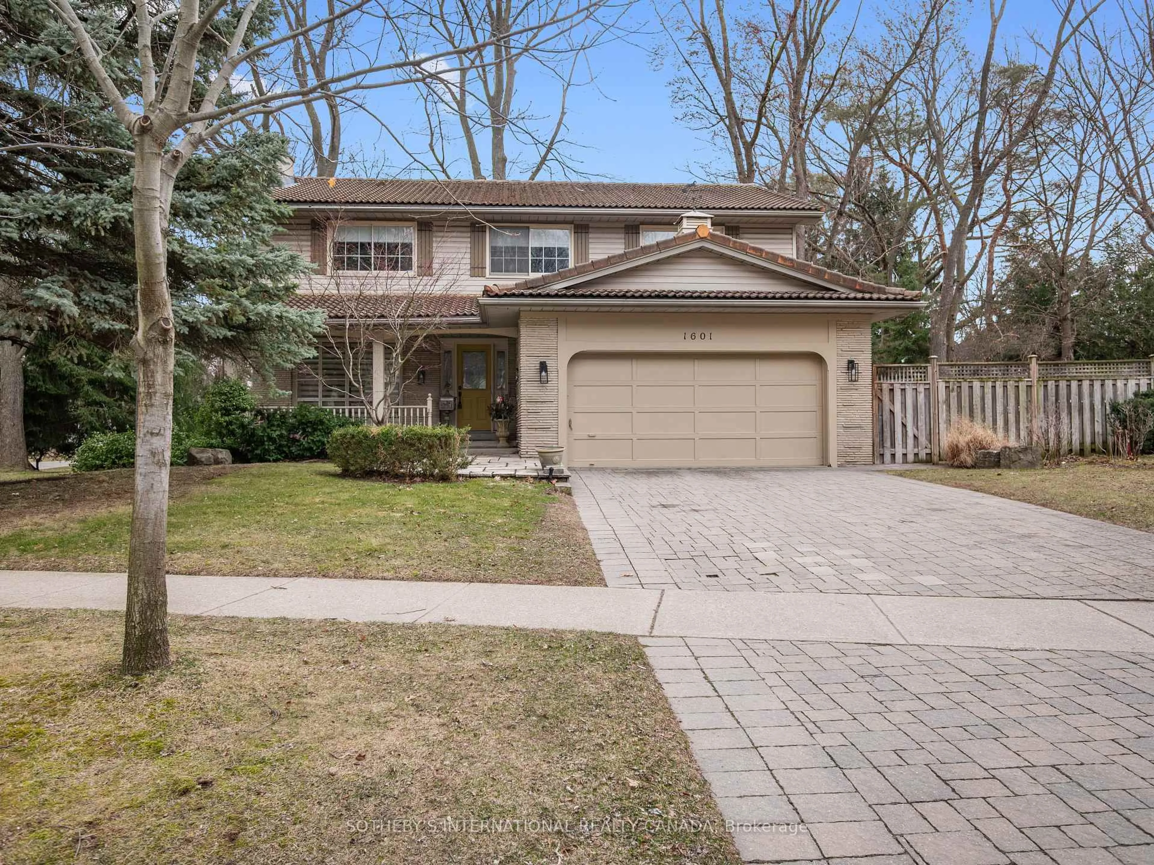Home with brick exterior material, street for 1601 Calumet Pl, Mississauga Ontario L5J 3B1