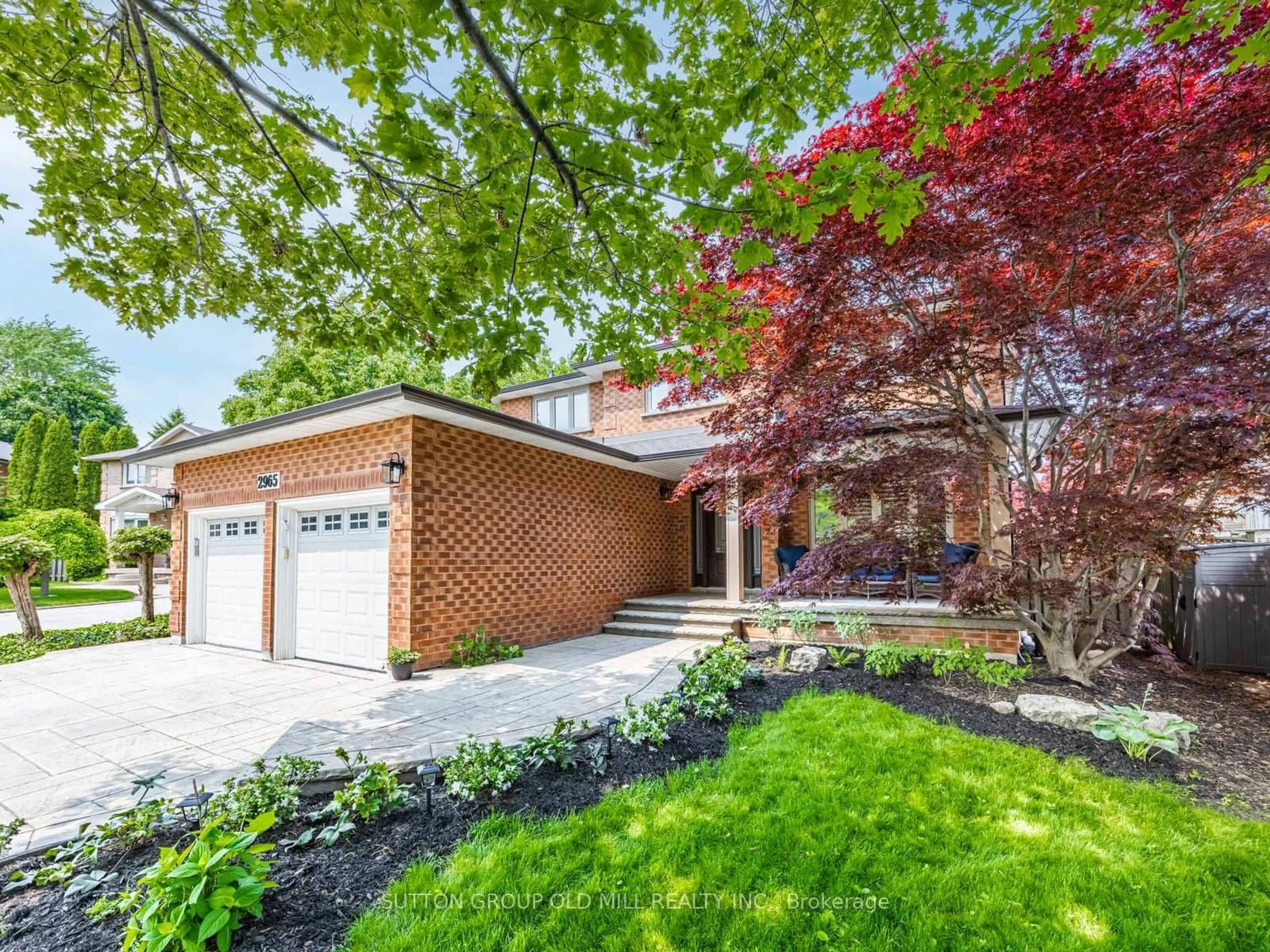 Home with brick exterior material, street for 2965 Mulberry Dr, Oakville Ontario L6J 7H8