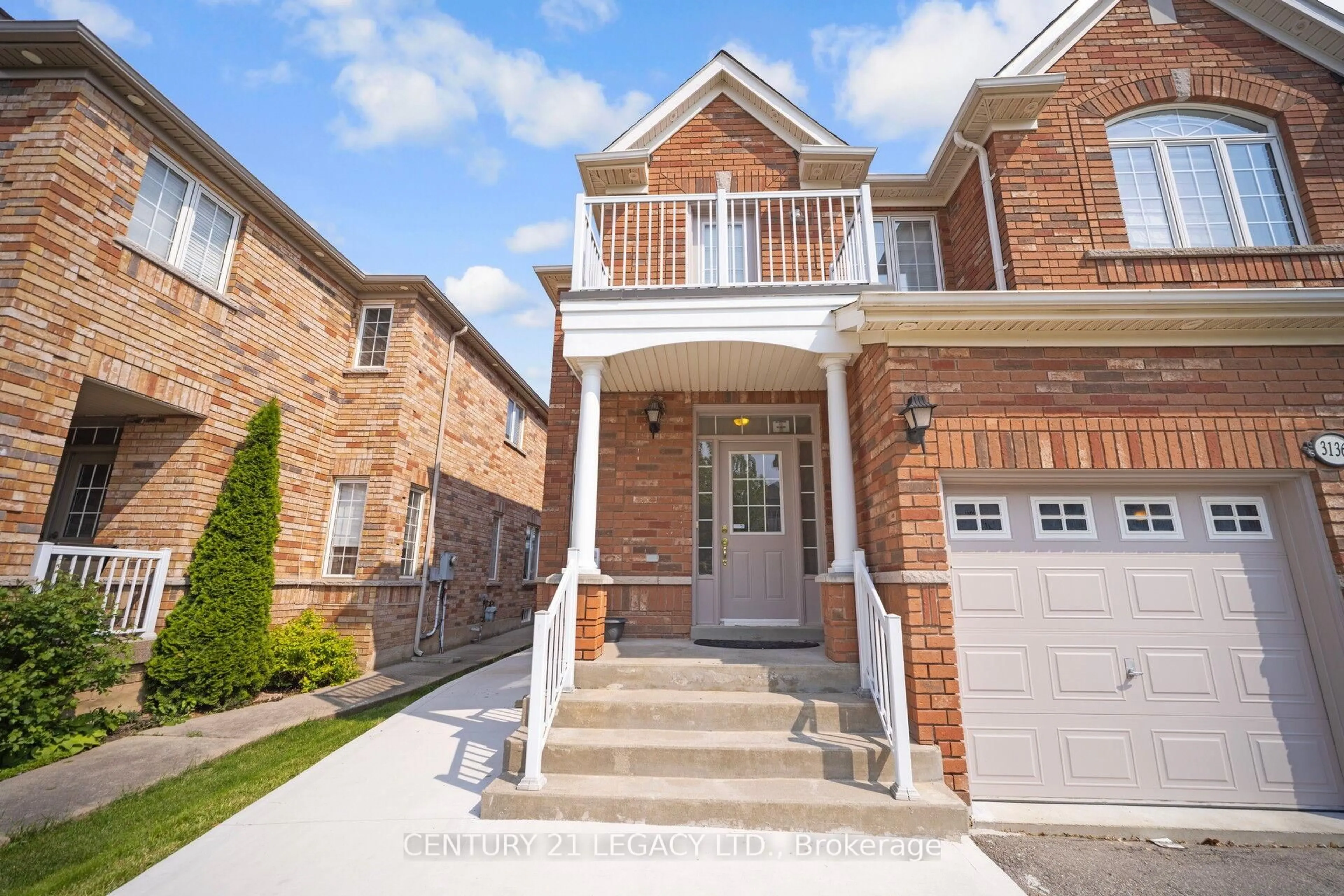 Home with brick exterior material, street for 3136 Countess Cres, Mississauga Ontario L5M 0E1