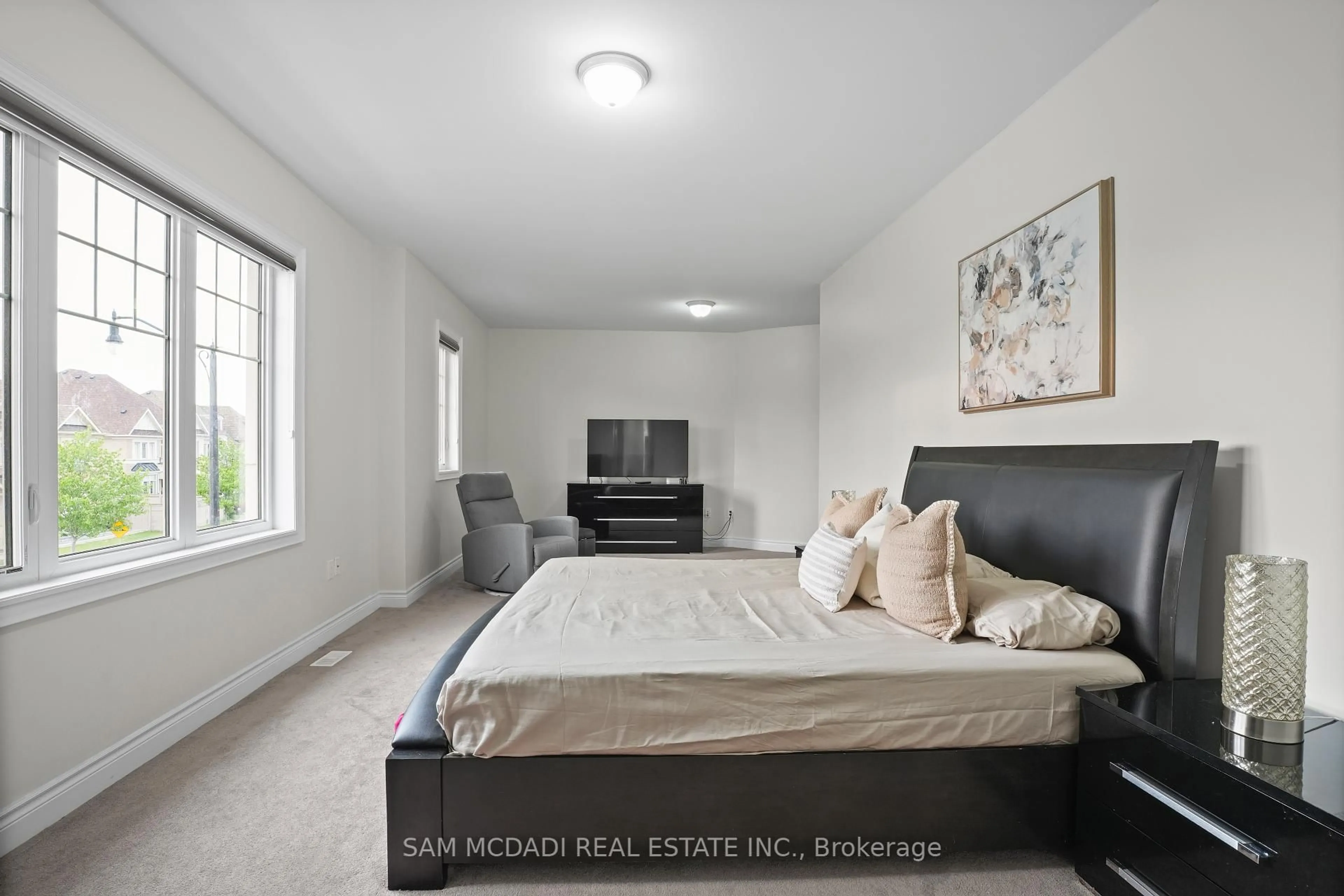 Bedroom with bed, unknown for 11 Burlwood Rd, Brampton Ontario L6P 4E9