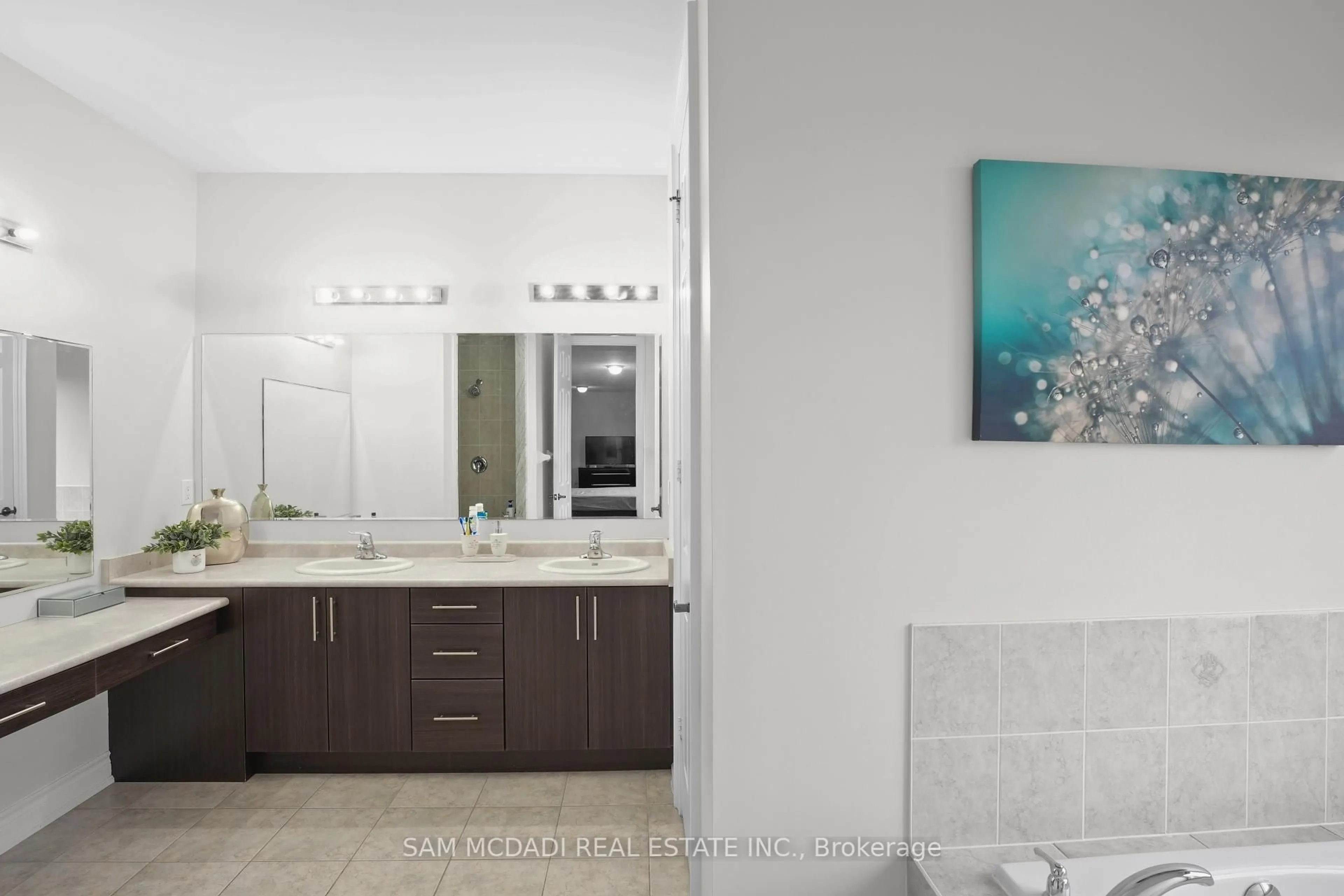 Contemporary bathroom, ceramic/tile floor for 11 Burlwood Rd, Brampton Ontario L6P 4E9