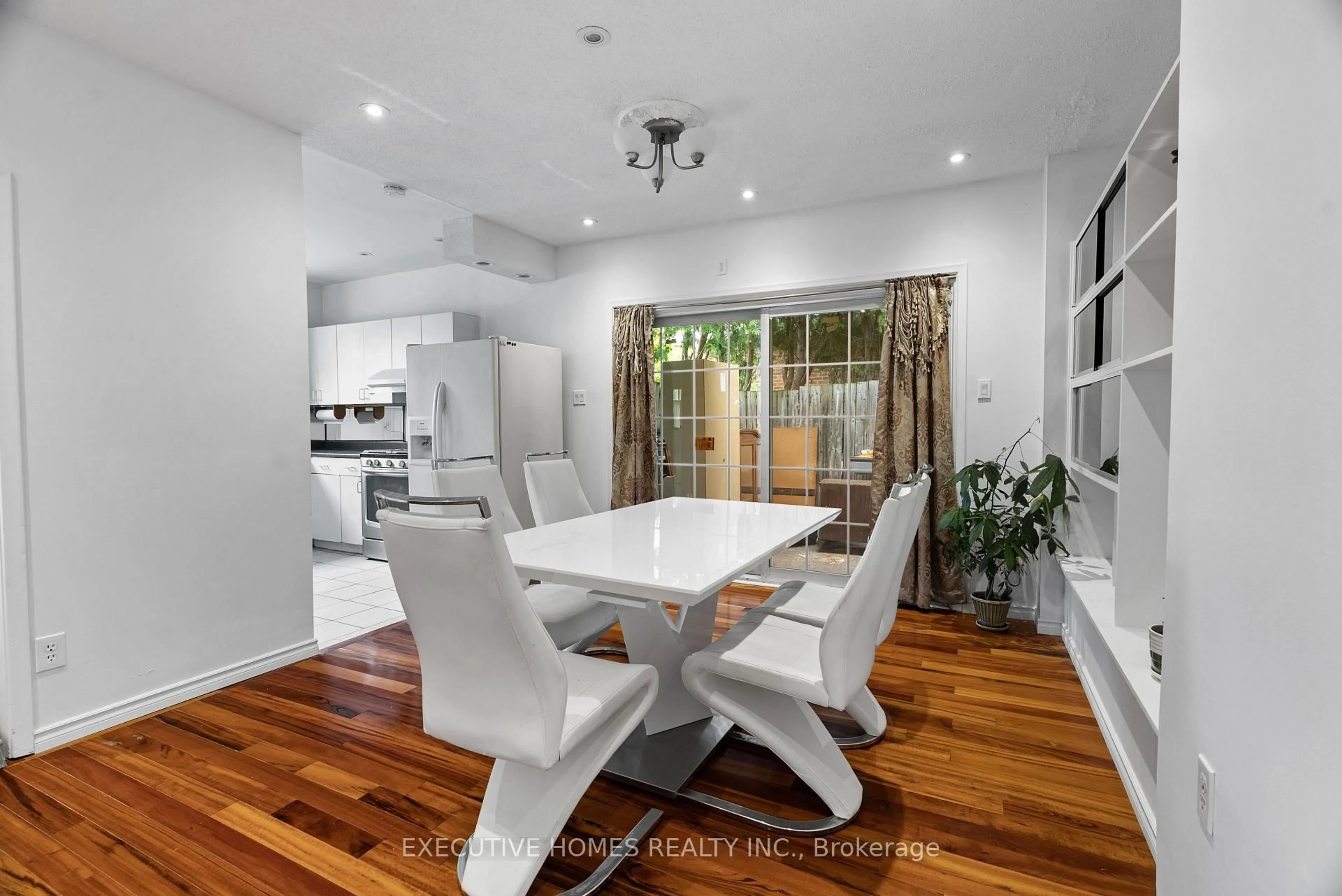 Dining room, unknown for 3694 Queenston Dr, Mississauga Ontario L5C 2H2