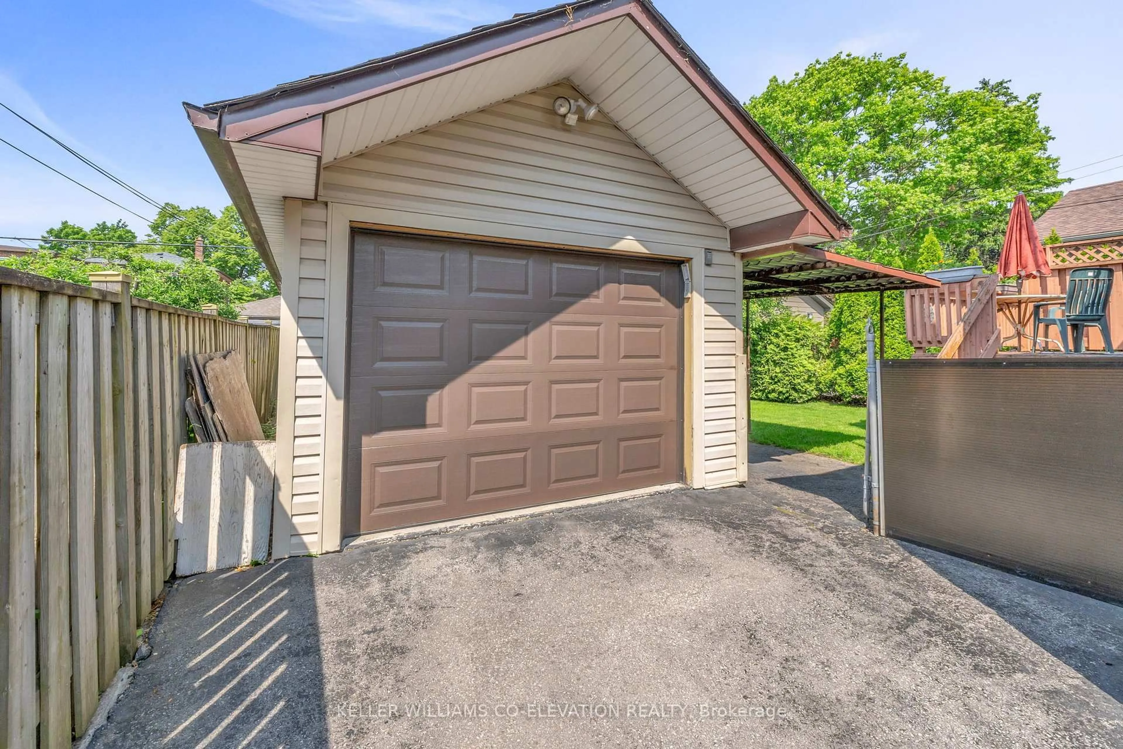 Indoor garage for 10 Robindale Ave, Toronto Ontario M8W 4A9