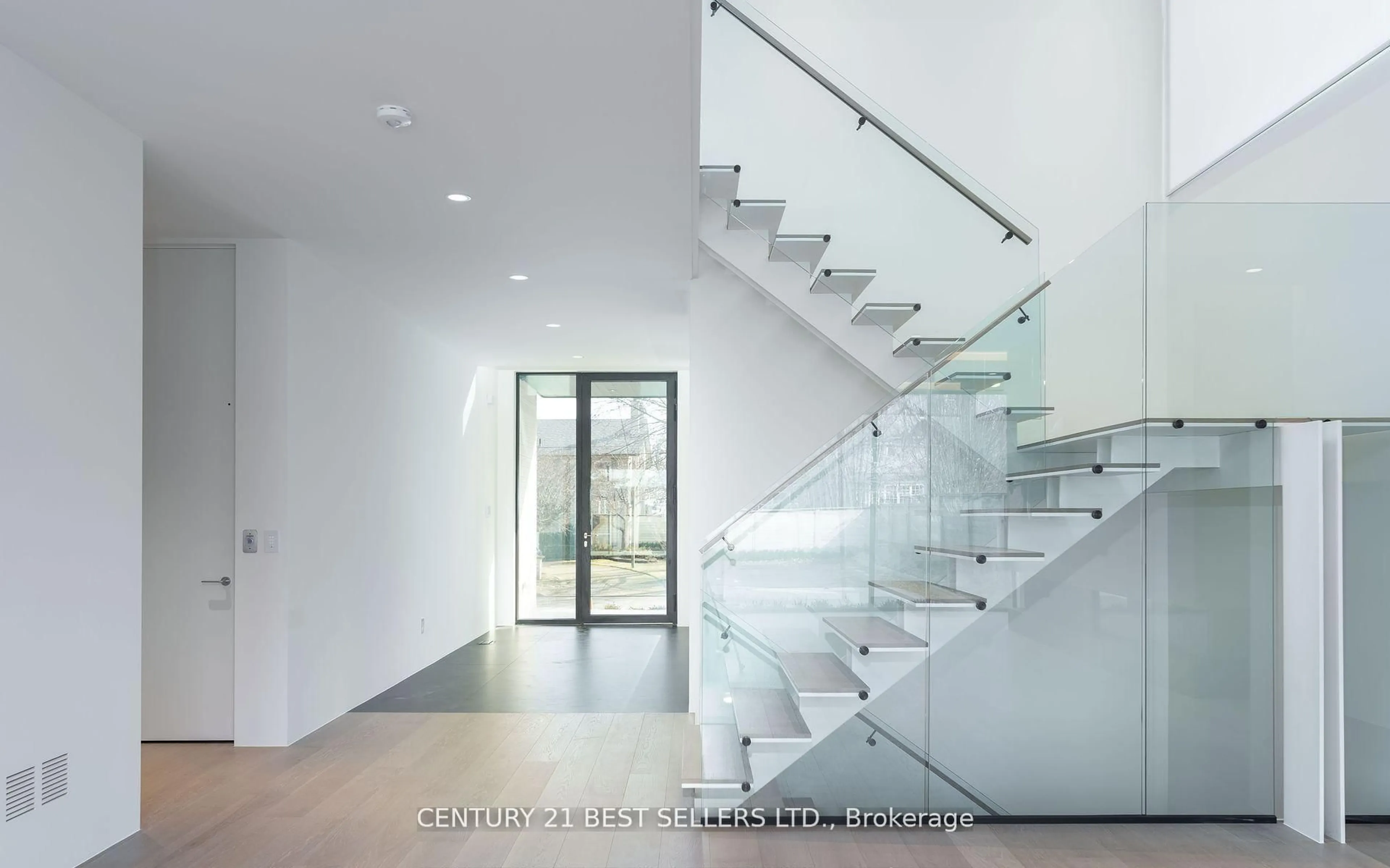 Stairs for 119 Cumberland Dr, Mississauga Ontario L5G 3N3