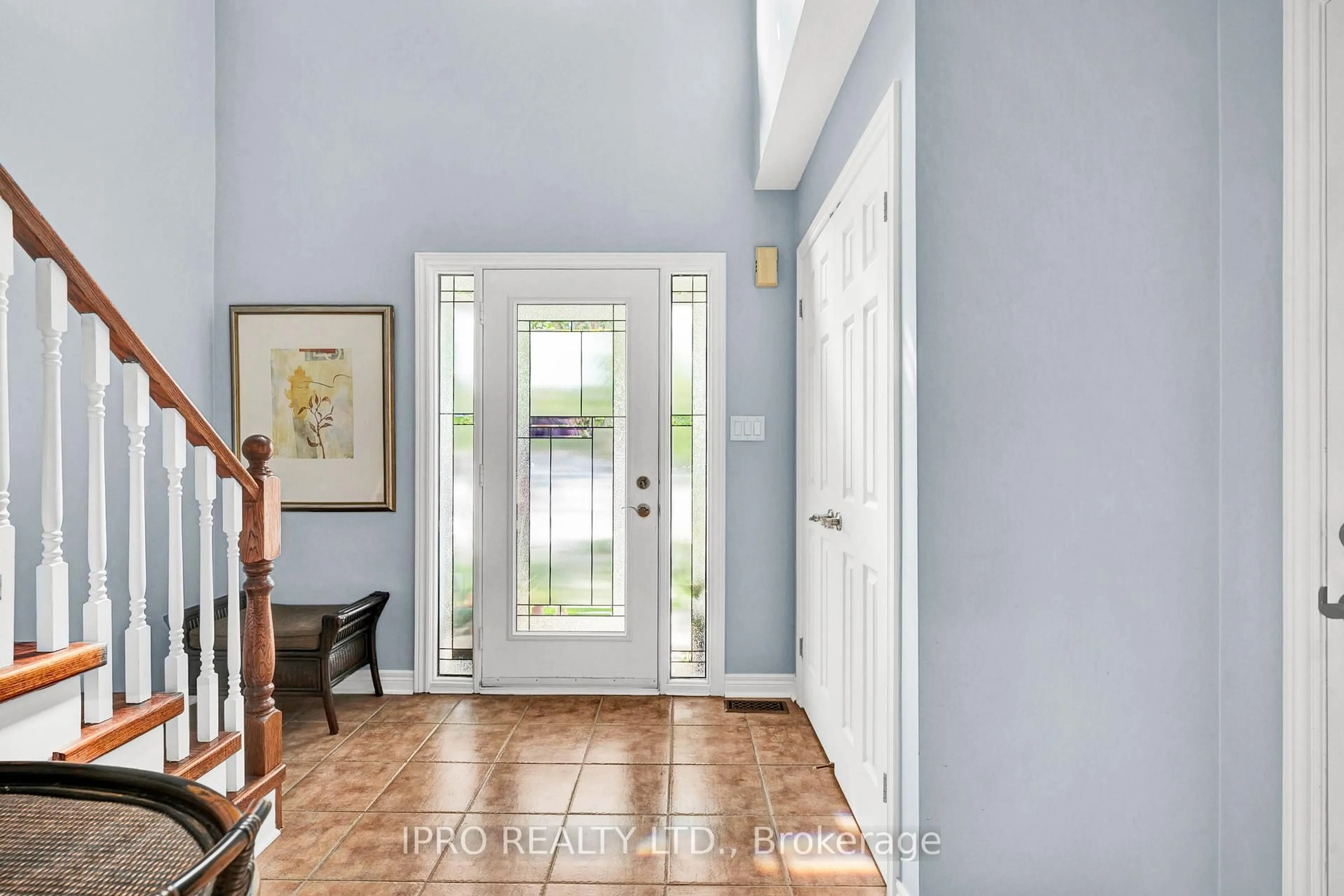 Indoor entryway for 1259 Stephenson Dr, Burlington Ontario L7S 2B3
