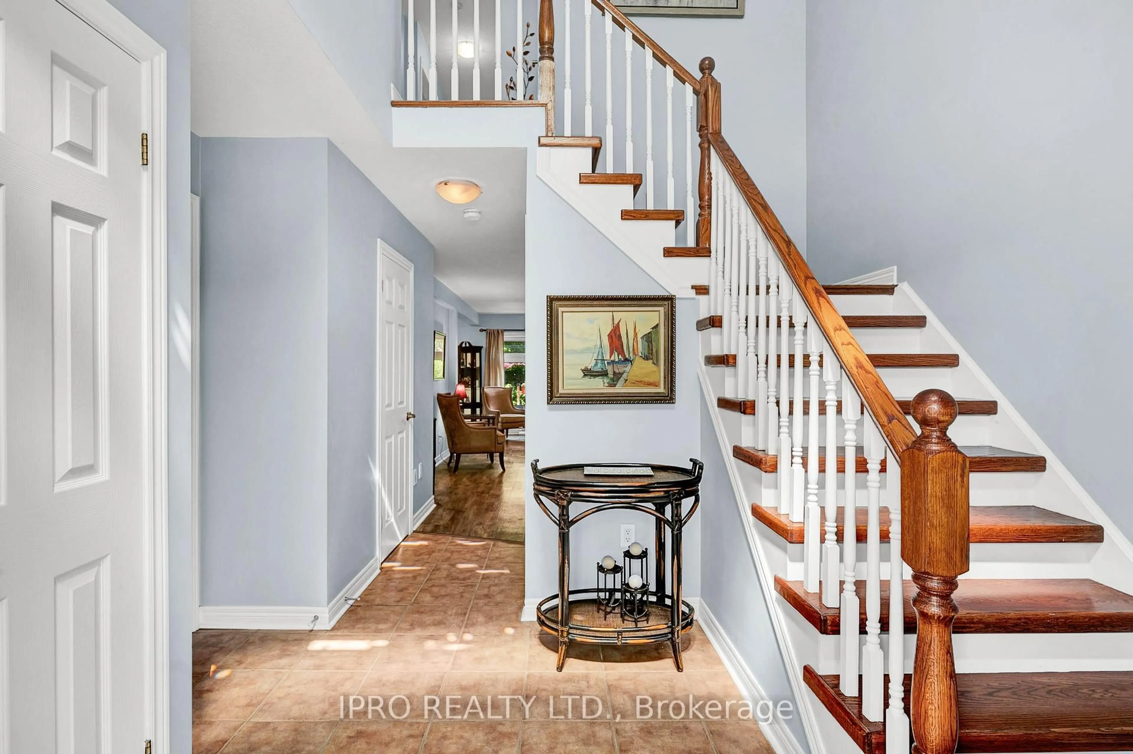 Indoor entryway for 1259 Stephenson Dr, Burlington Ontario L7S 2B3