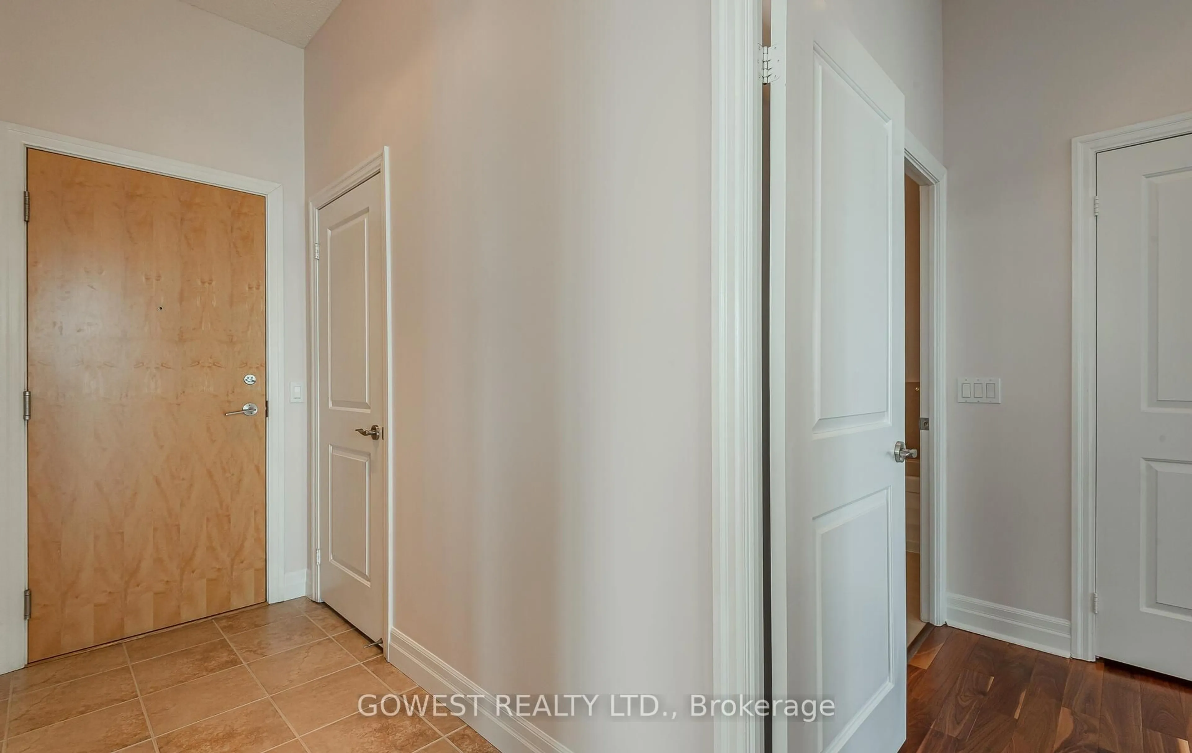 Indoor entryway for 58 Marine Parade Dr #414, Toronto Ontario M8V 4G1