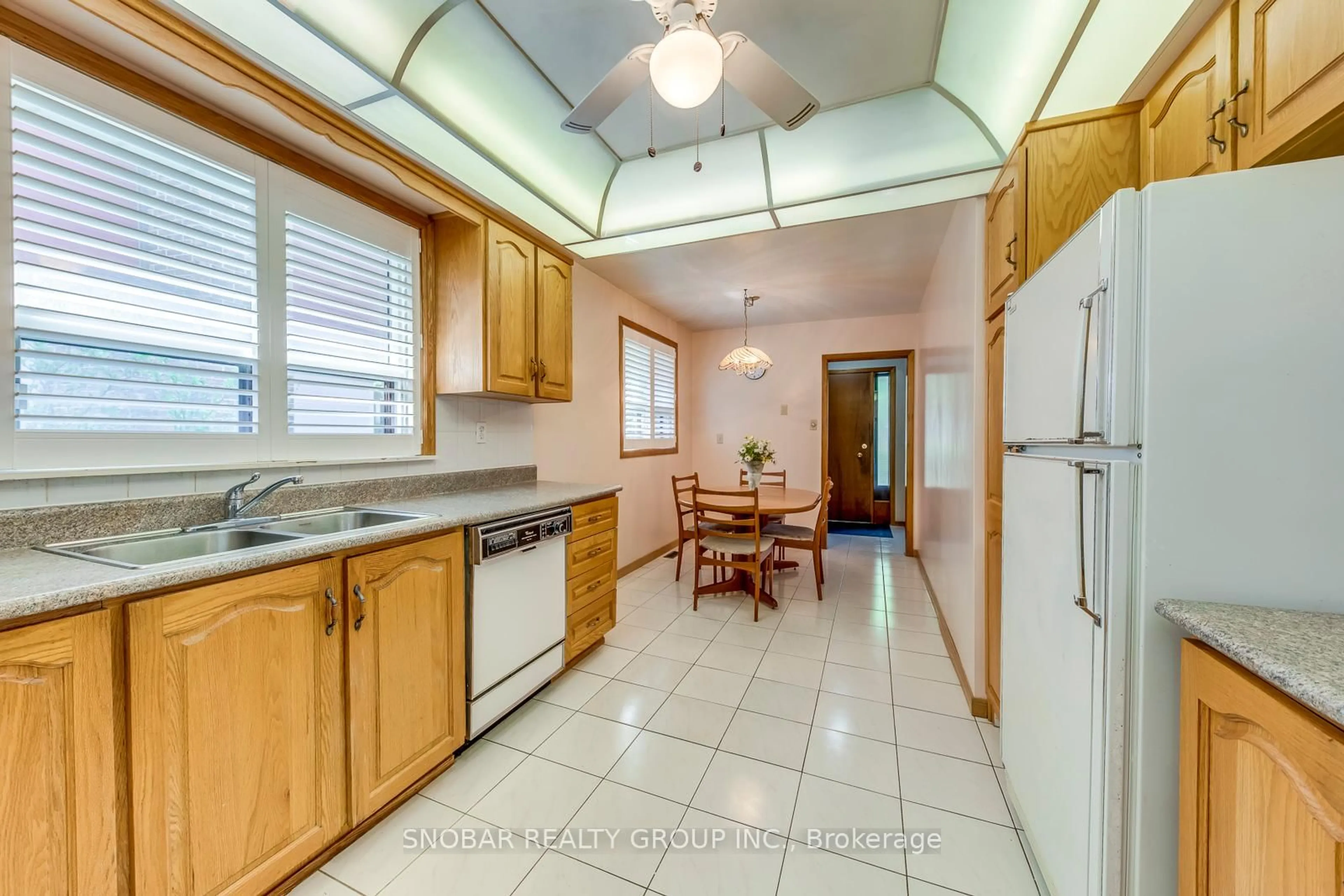 Standard kitchen, ceramic/tile floor for 45 Willowridge Rd, Toronto Ontario M9R 3Z2