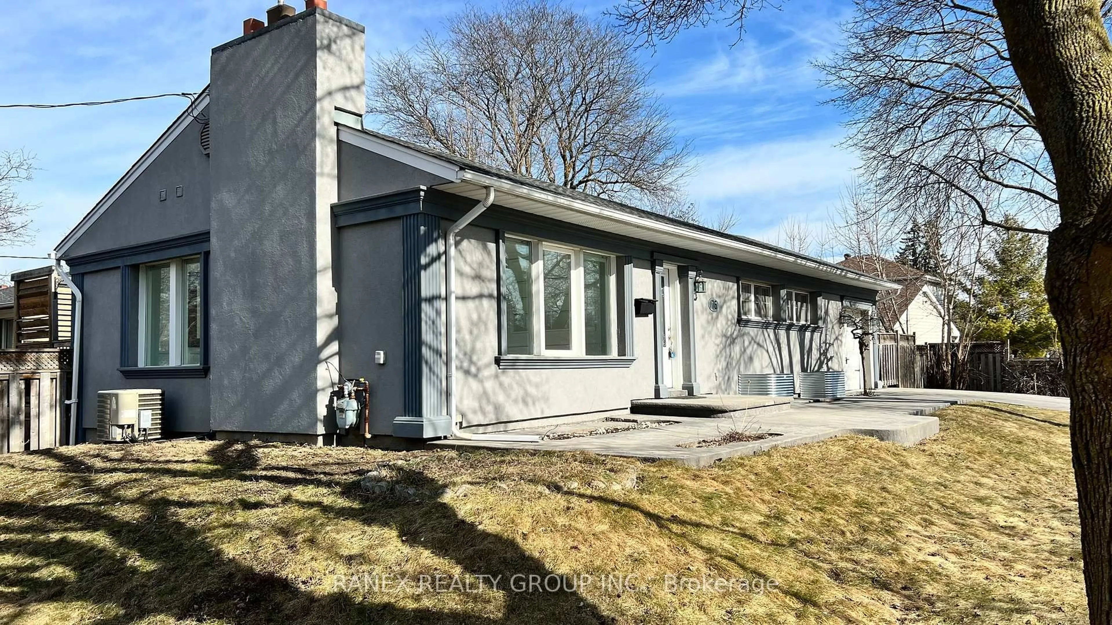 Home with vinyl exterior material, street for 76 Eldomar Ave, Brampton Ontario L6W 1R3