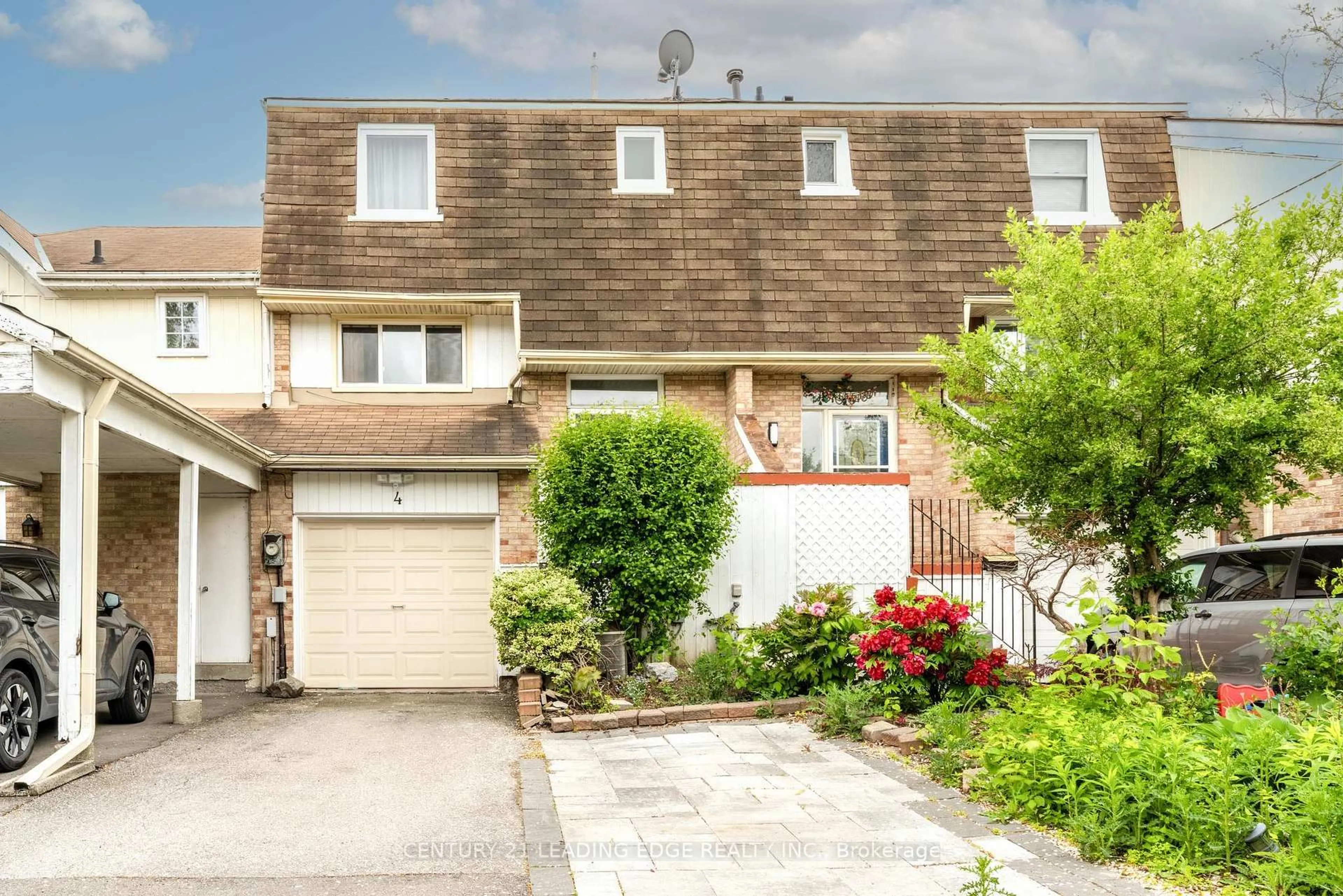 Unknown for 4 Chambers Crt, Brampton Ontario L6Z 1J1