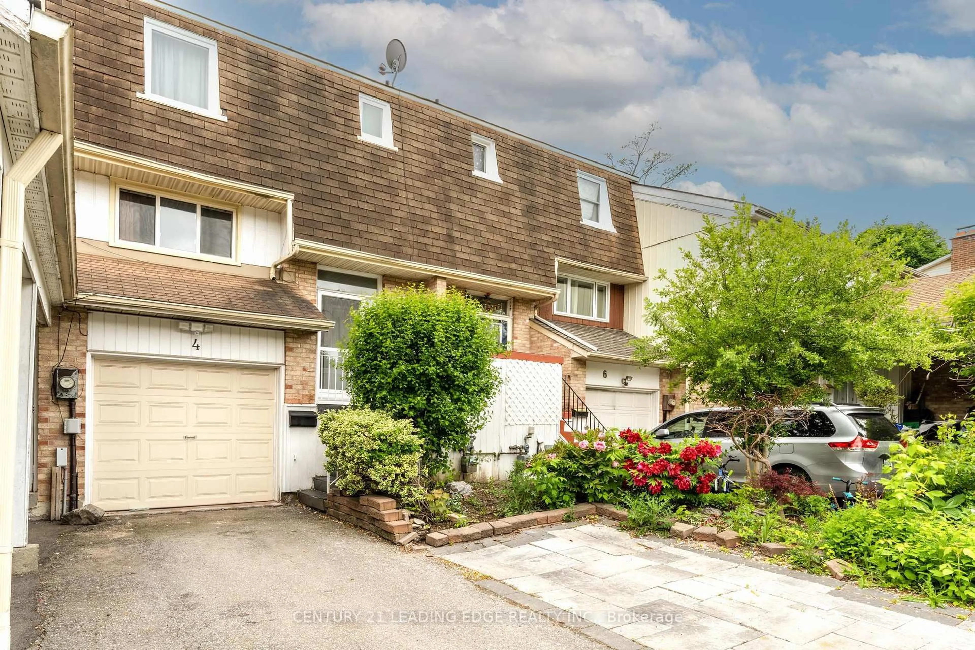 Unknown for 4 Chambers Crt, Brampton Ontario L6Z 1J1