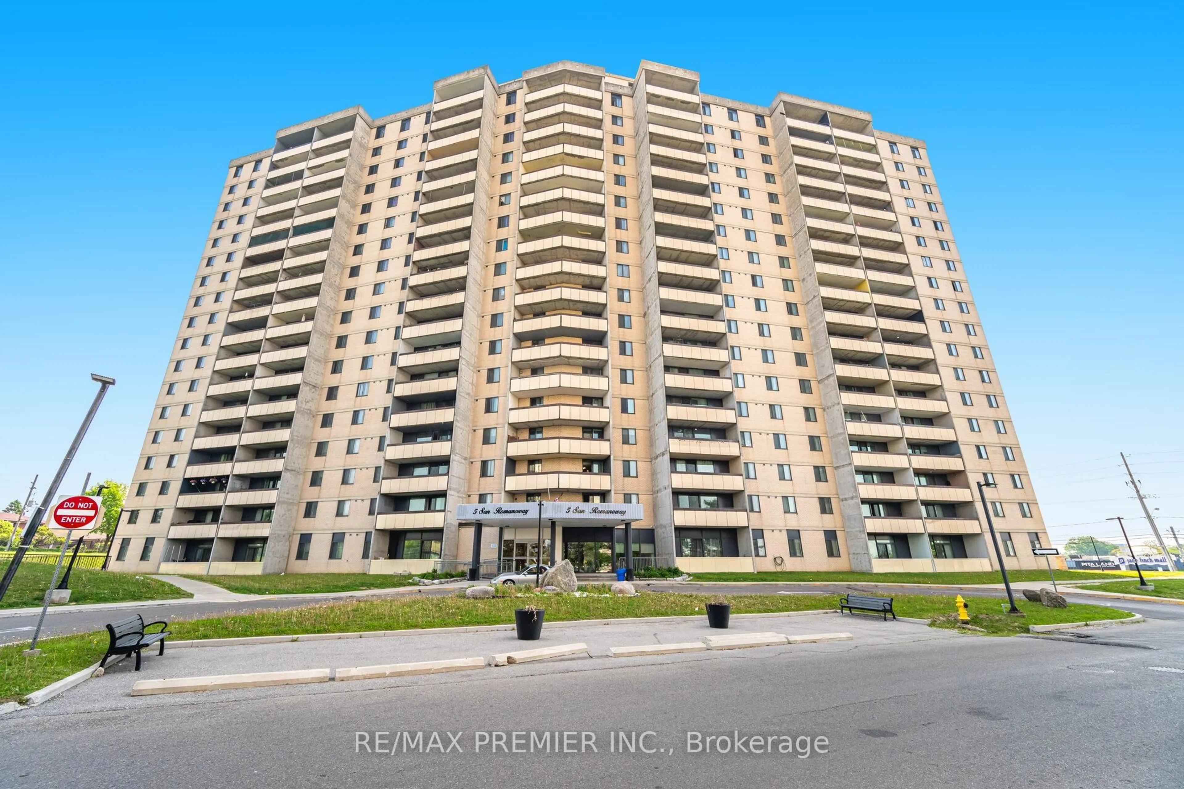 Unknown for 5 San Romanoway #402, Toronto Ontario M3N 2Y4