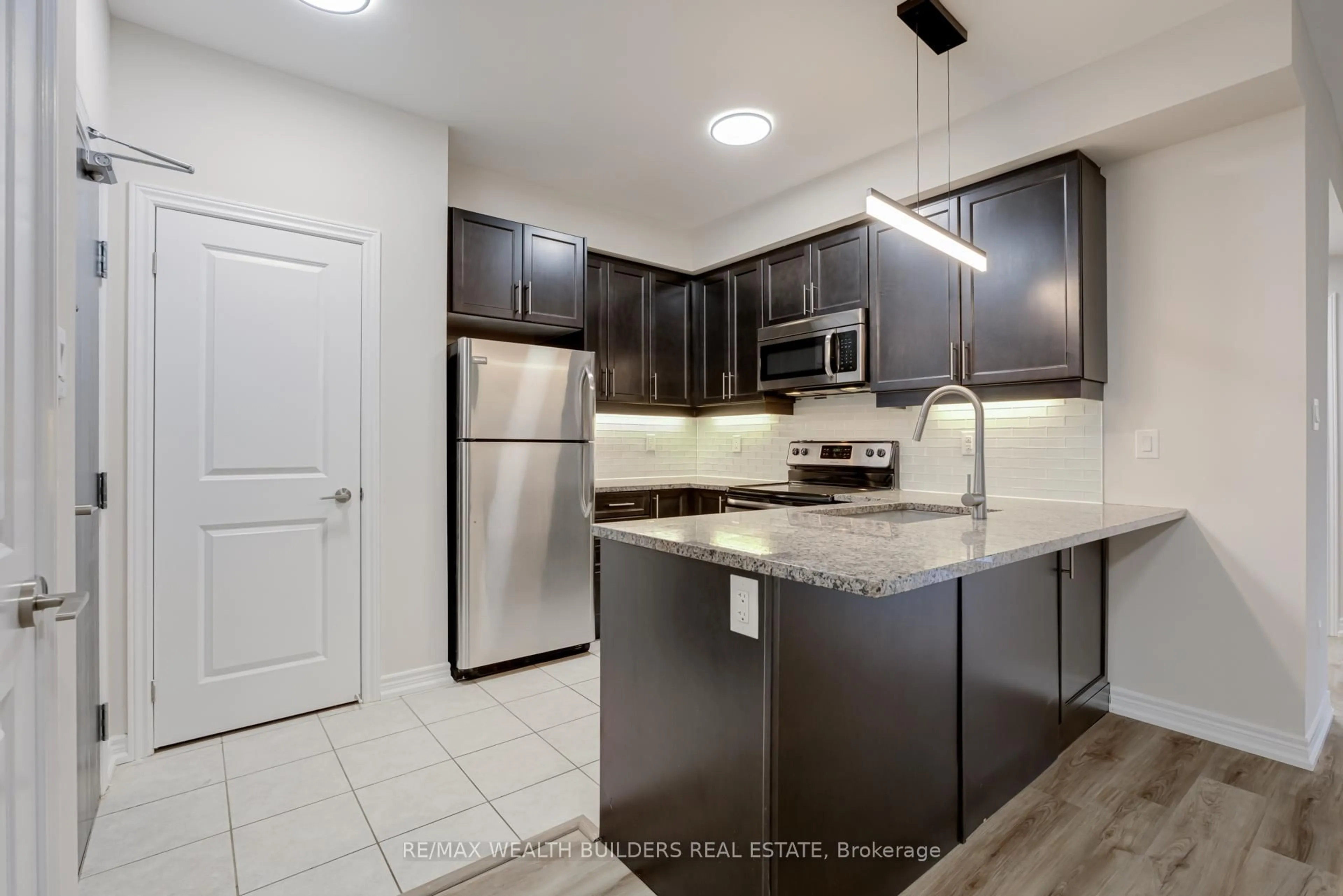 Standard kitchen, unknown for 2333 Sawgrass Dr #202, Oakville Ontario L6H 0L2