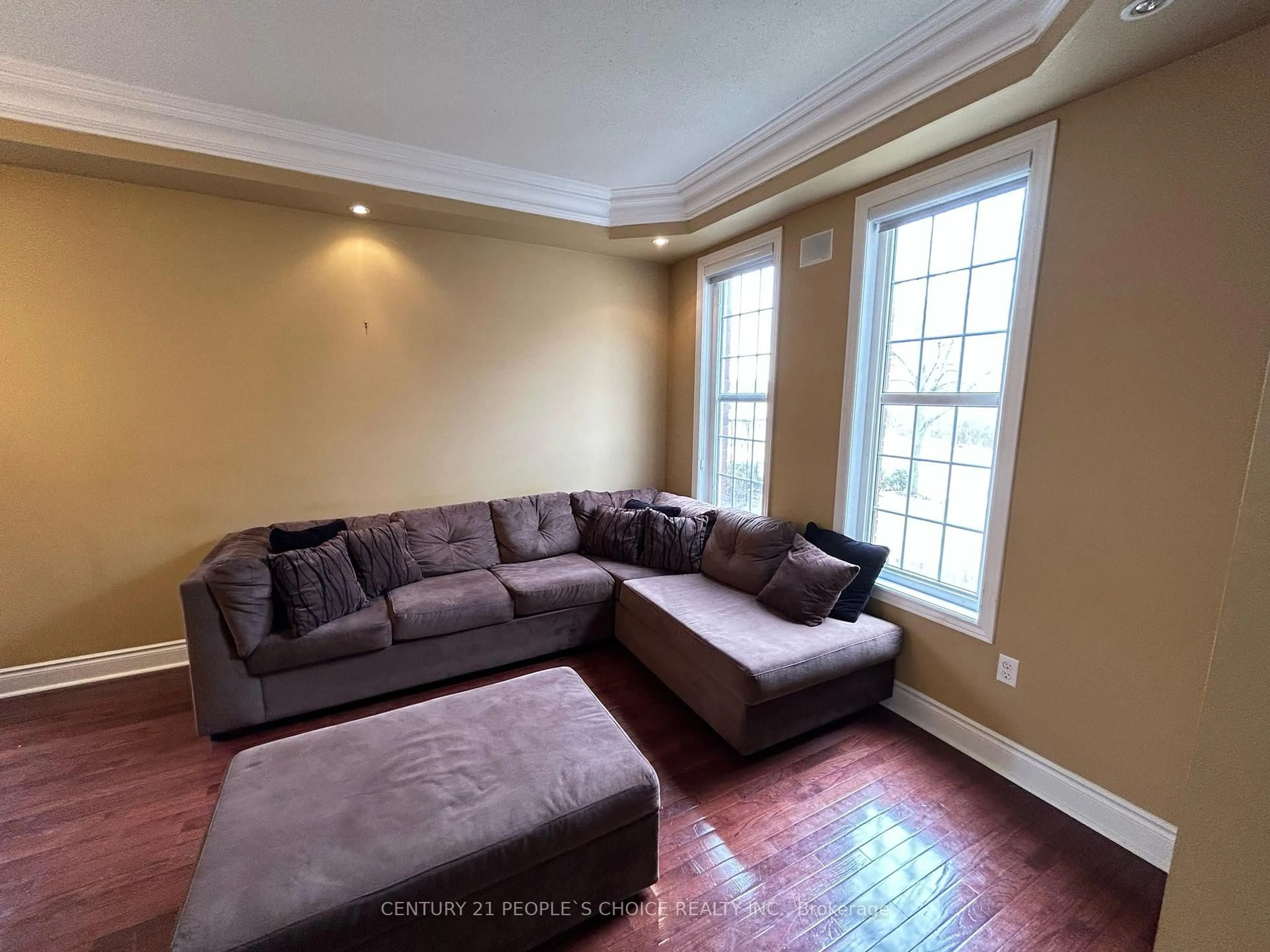 Living room with furniture, unknown for 128 Mount Royal Circ, Brampton Ontario L6P 1W4